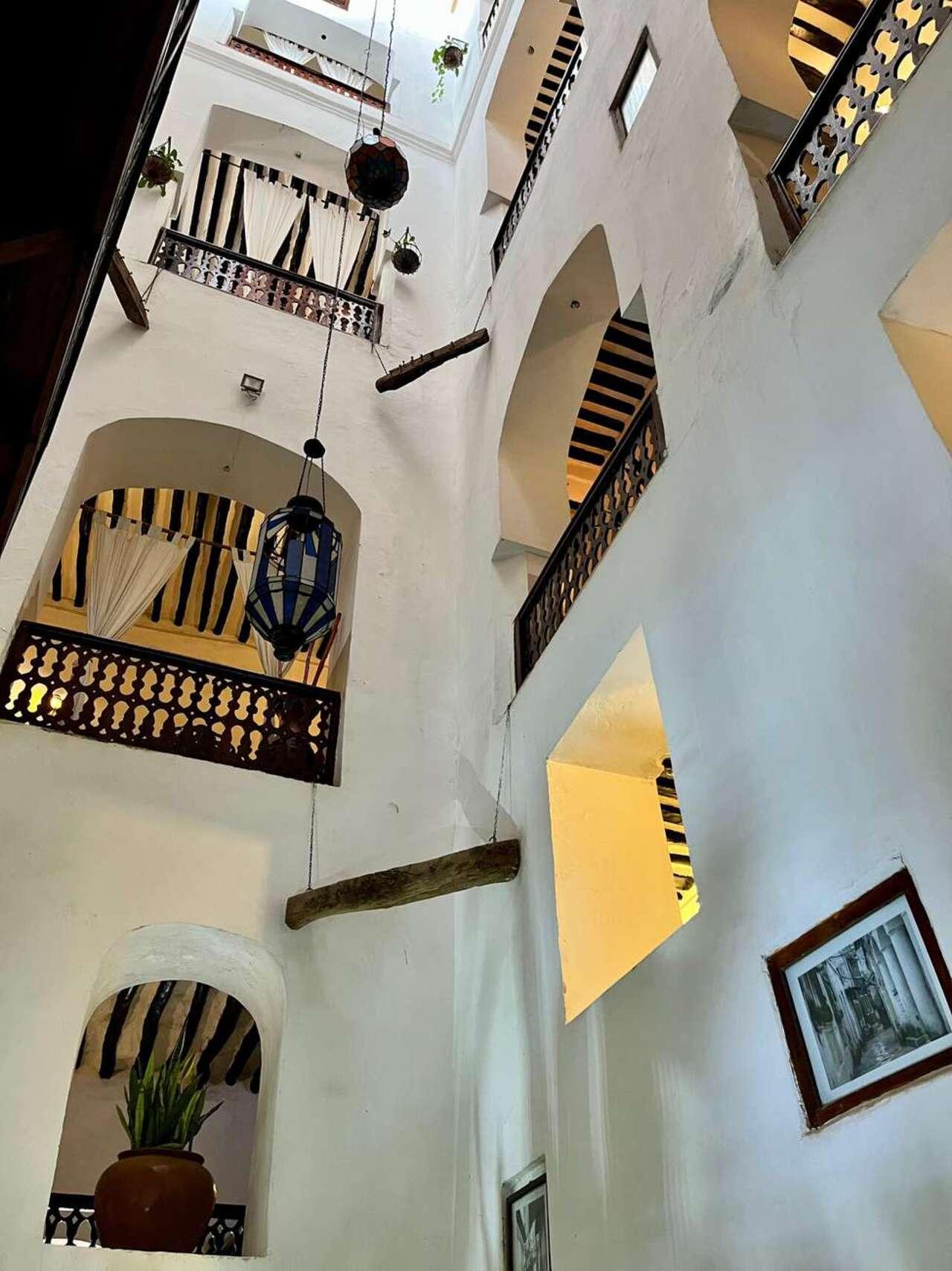 Zanzibar Full-Day Discovery: Stone Town, Butterfly Center & Kuza Cave