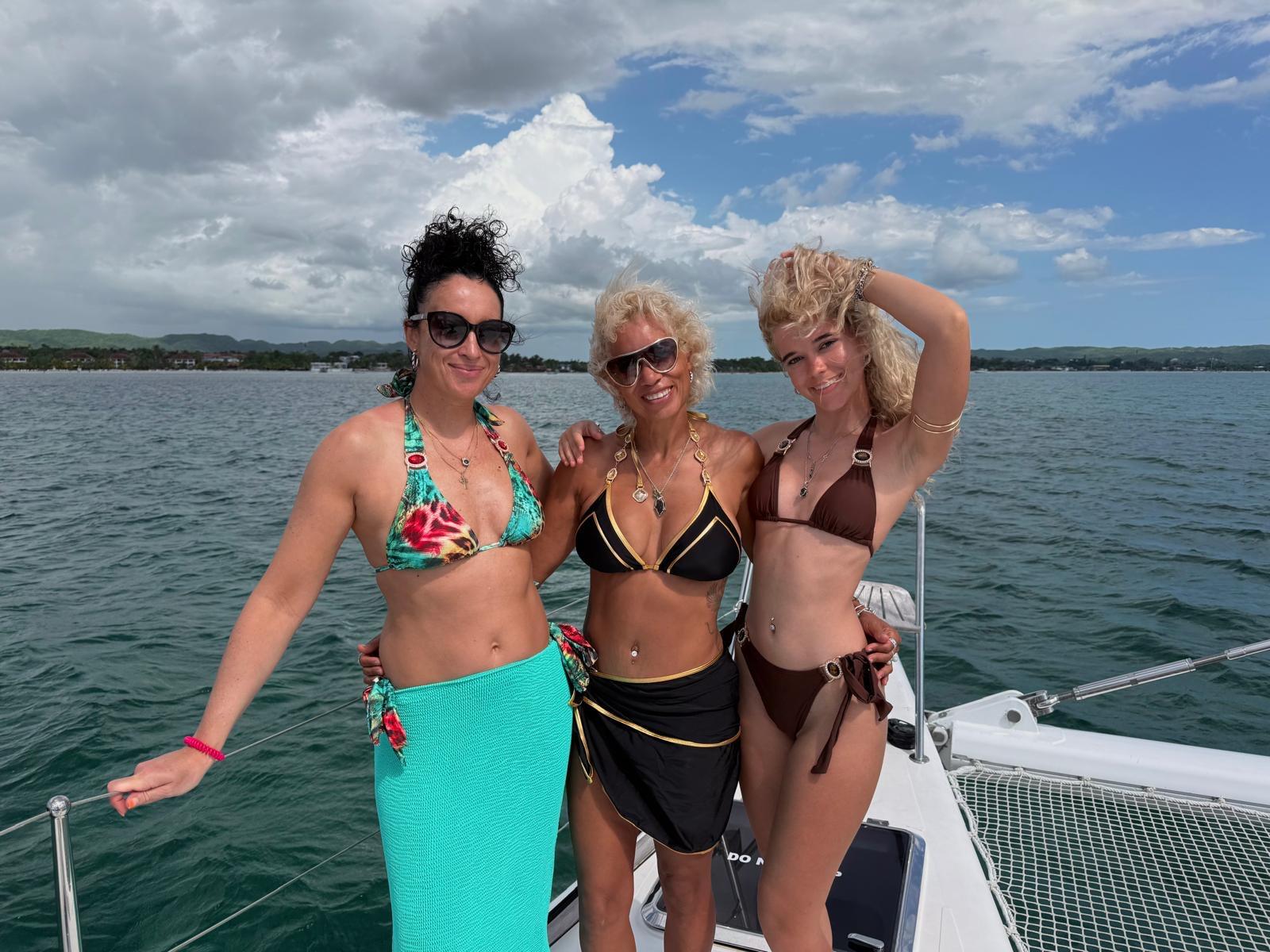 Negril Sunset Catamaran Party Cruise to Rick's Cafe