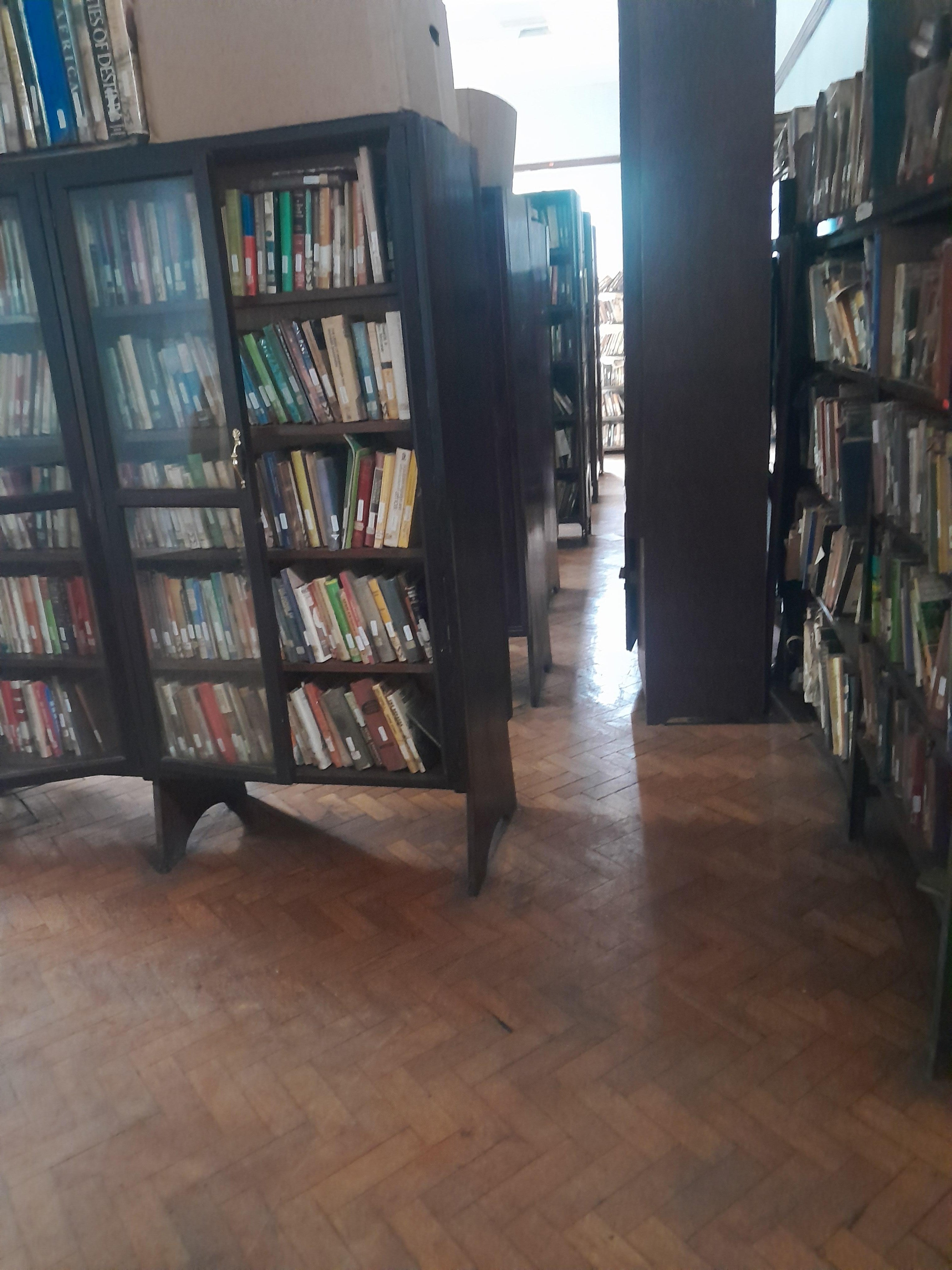 Nairobi Hidden Gems: Walking Tour of History & Local Markets
