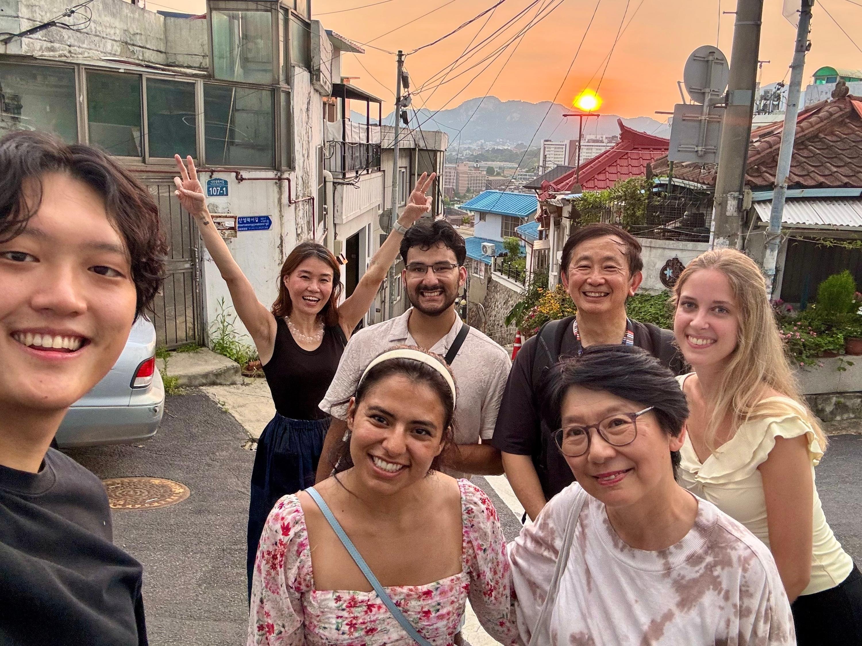 Seoul Sunset Wall Hike & Korean Dinner