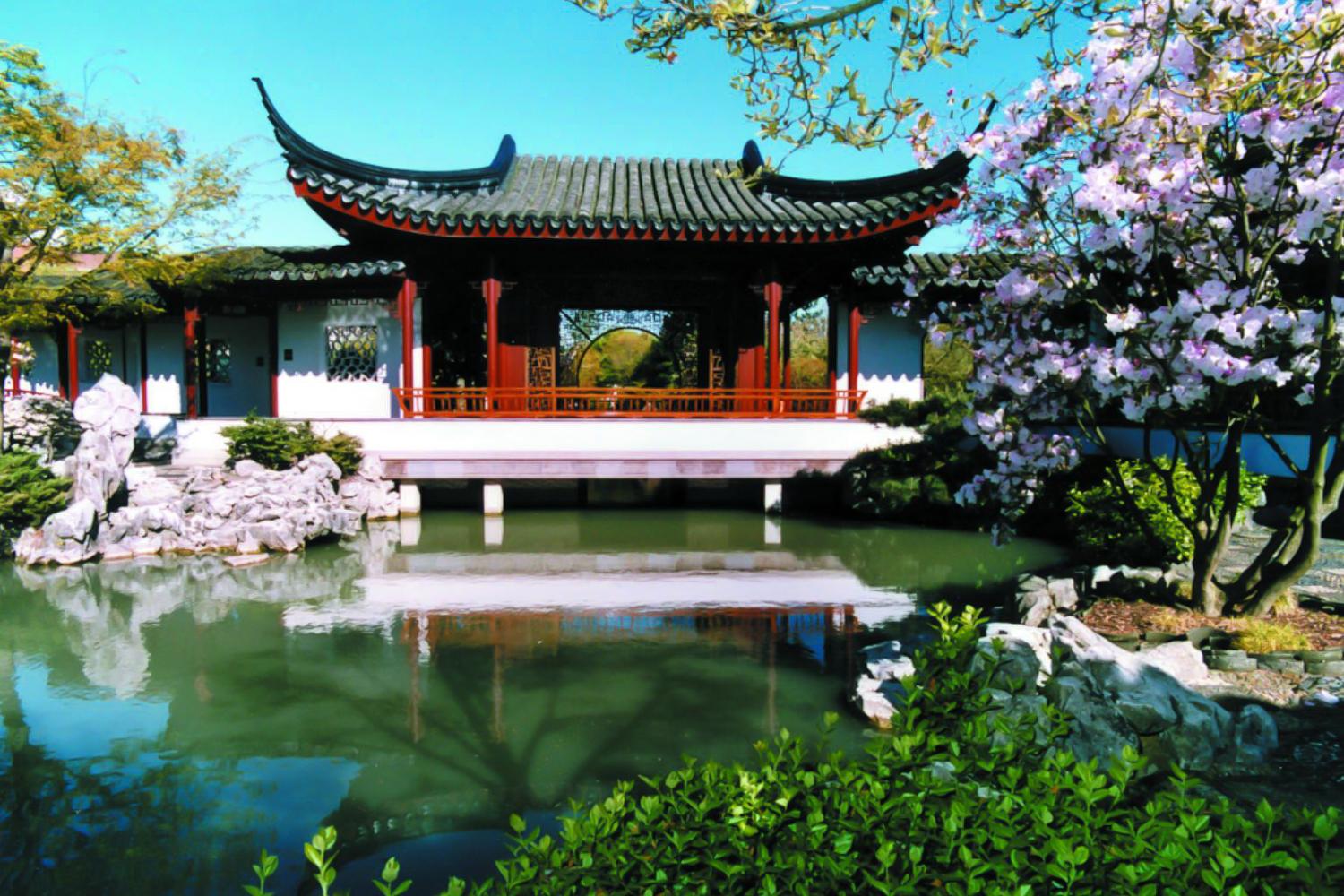 Vancouver Private Gardens & Chinatown Tour by Classic Limousine