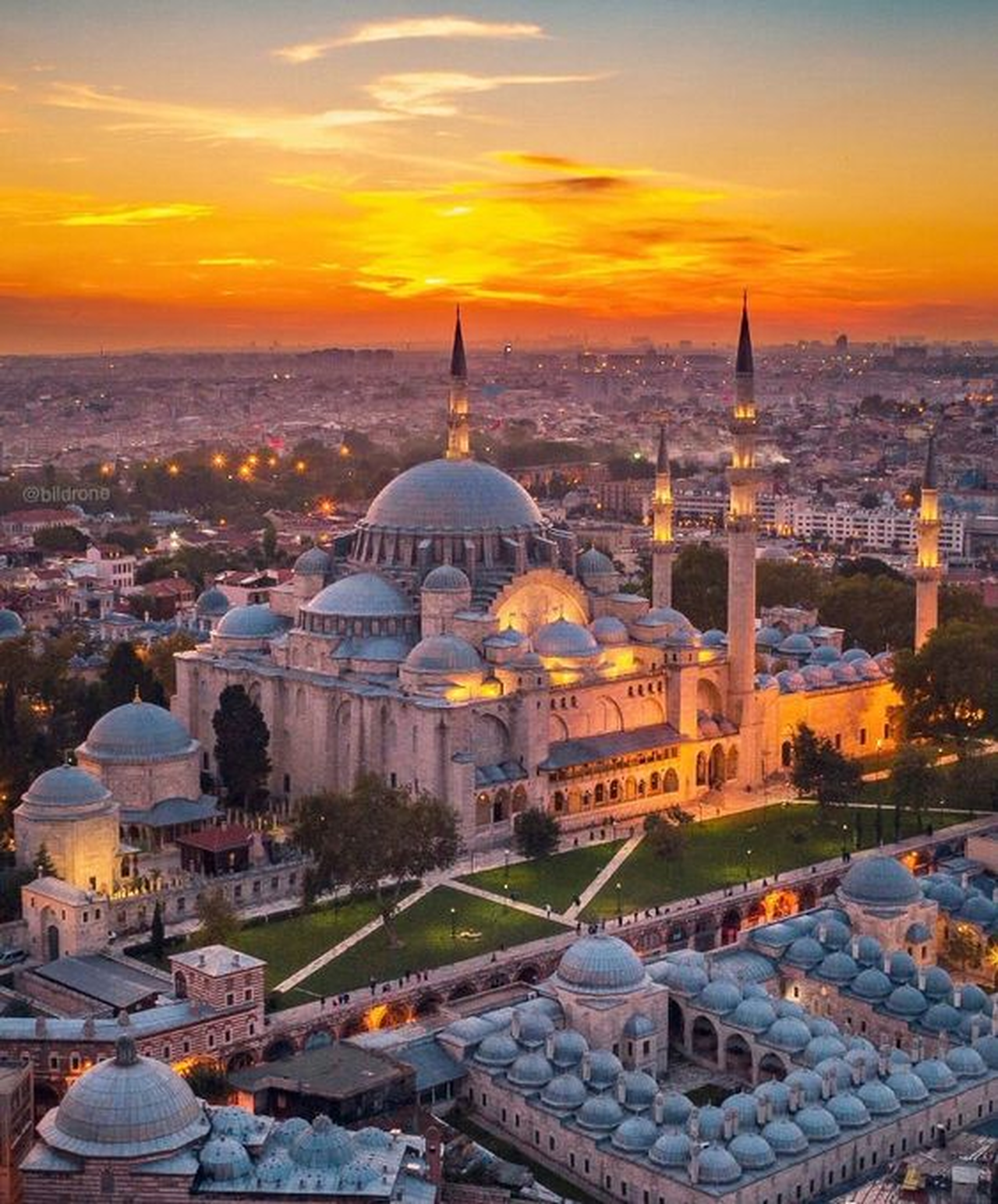 VIP Istanbul Layover Express: Private Airport Transit Tour