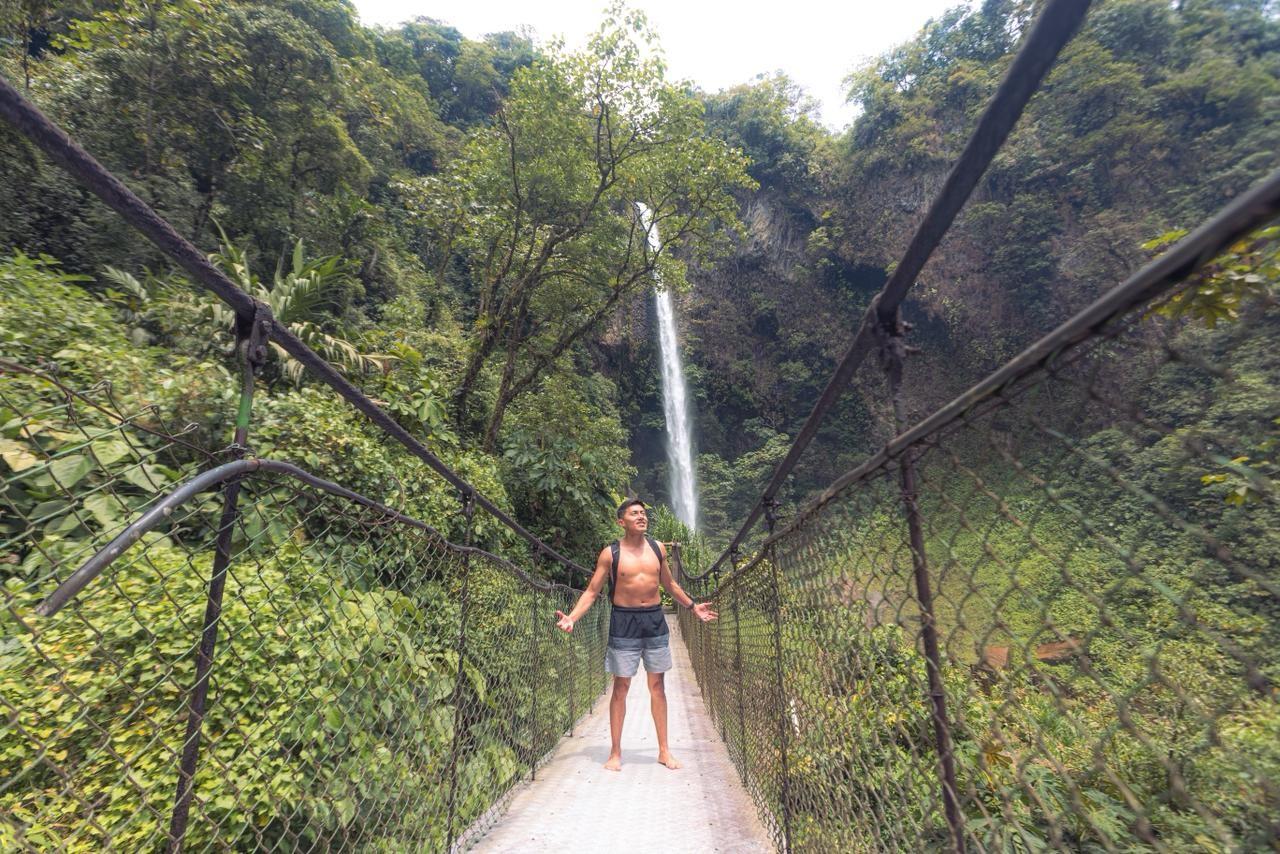 Baños 8-Waterfall Route: Guided Day Tour with Lunch