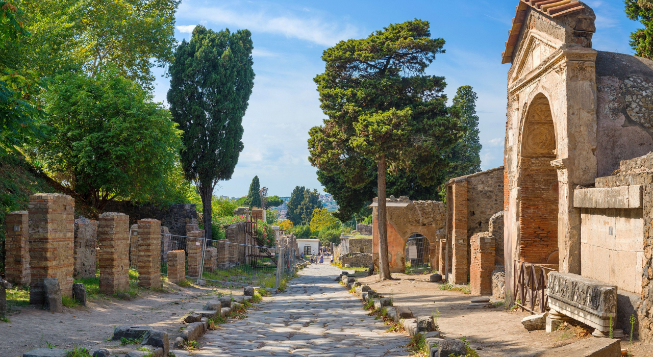 Pompeii and Herculaneum tour with lunch included — image 6