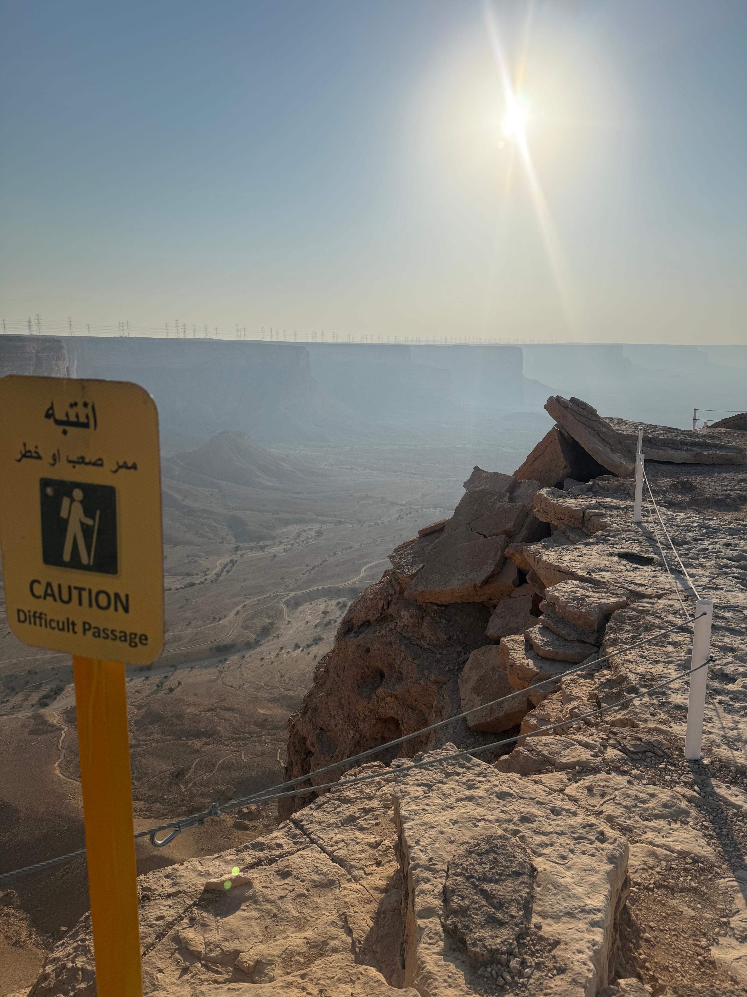 Riyadh VIP Private Tour: Edge of the World & Darb Al-Manjoor