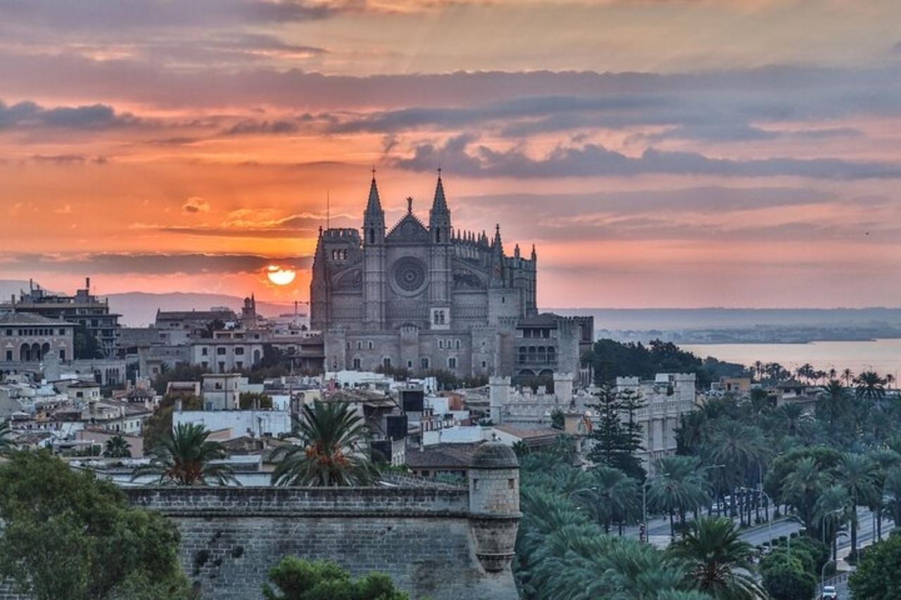 Palma de Mallorca Street Food Tour with a Local Guide