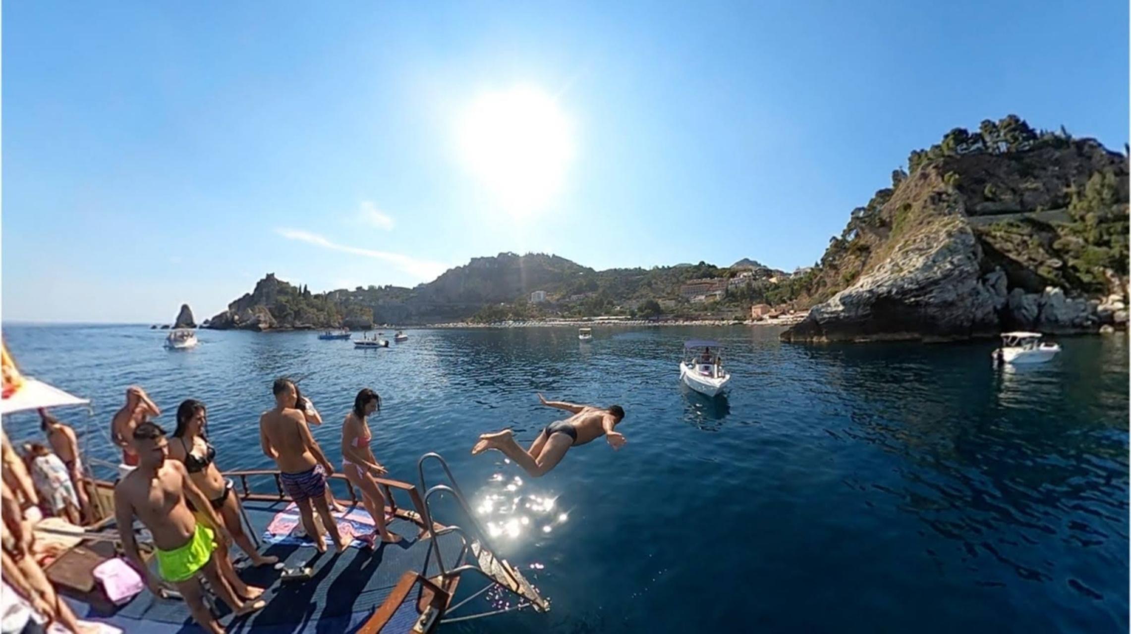 Taormina & Isola Bella Boat Excursion with Snorkeling