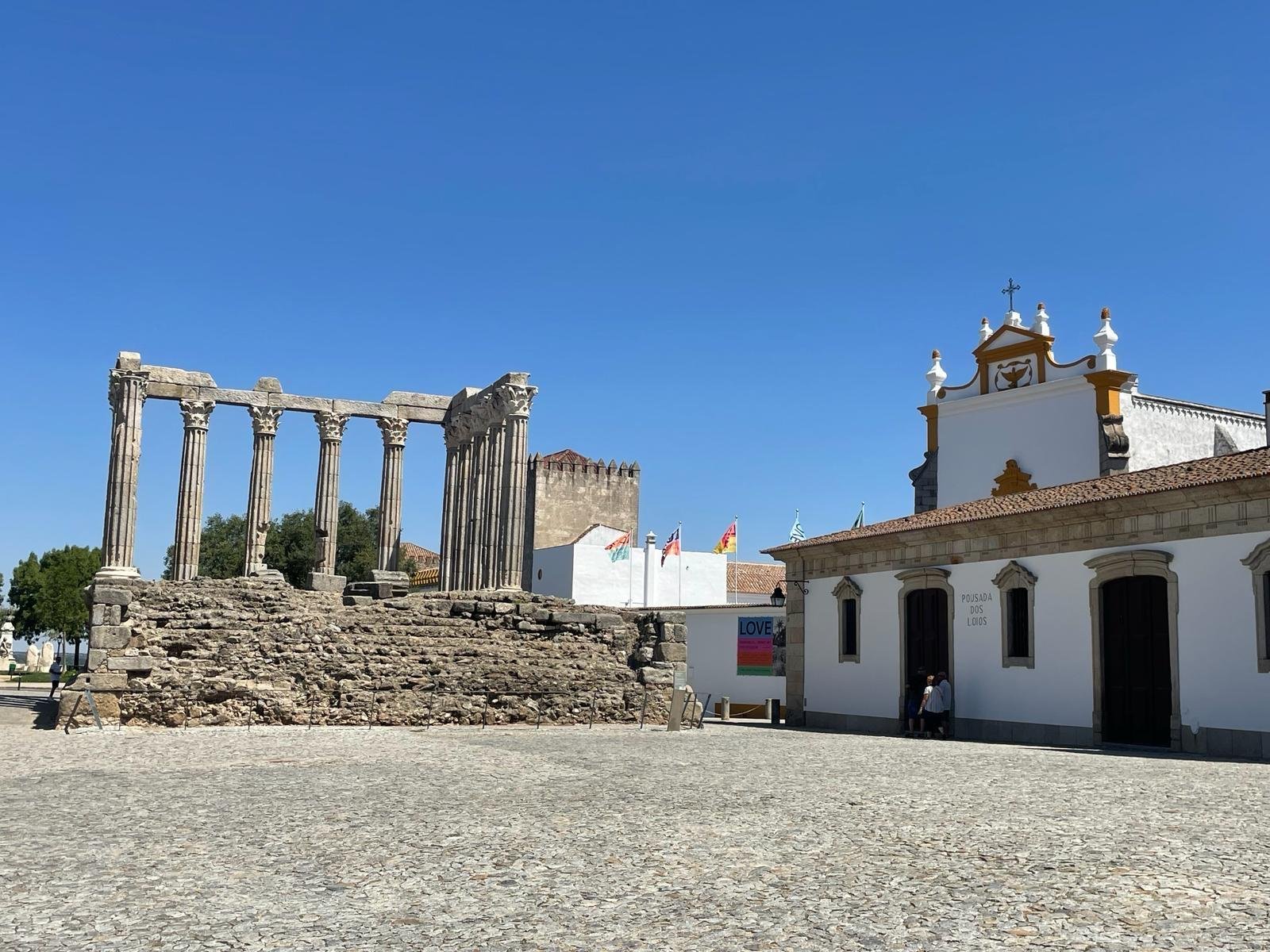 Évora Day Trip: Roman Temple, Chapel of Bones & Wine Tasting