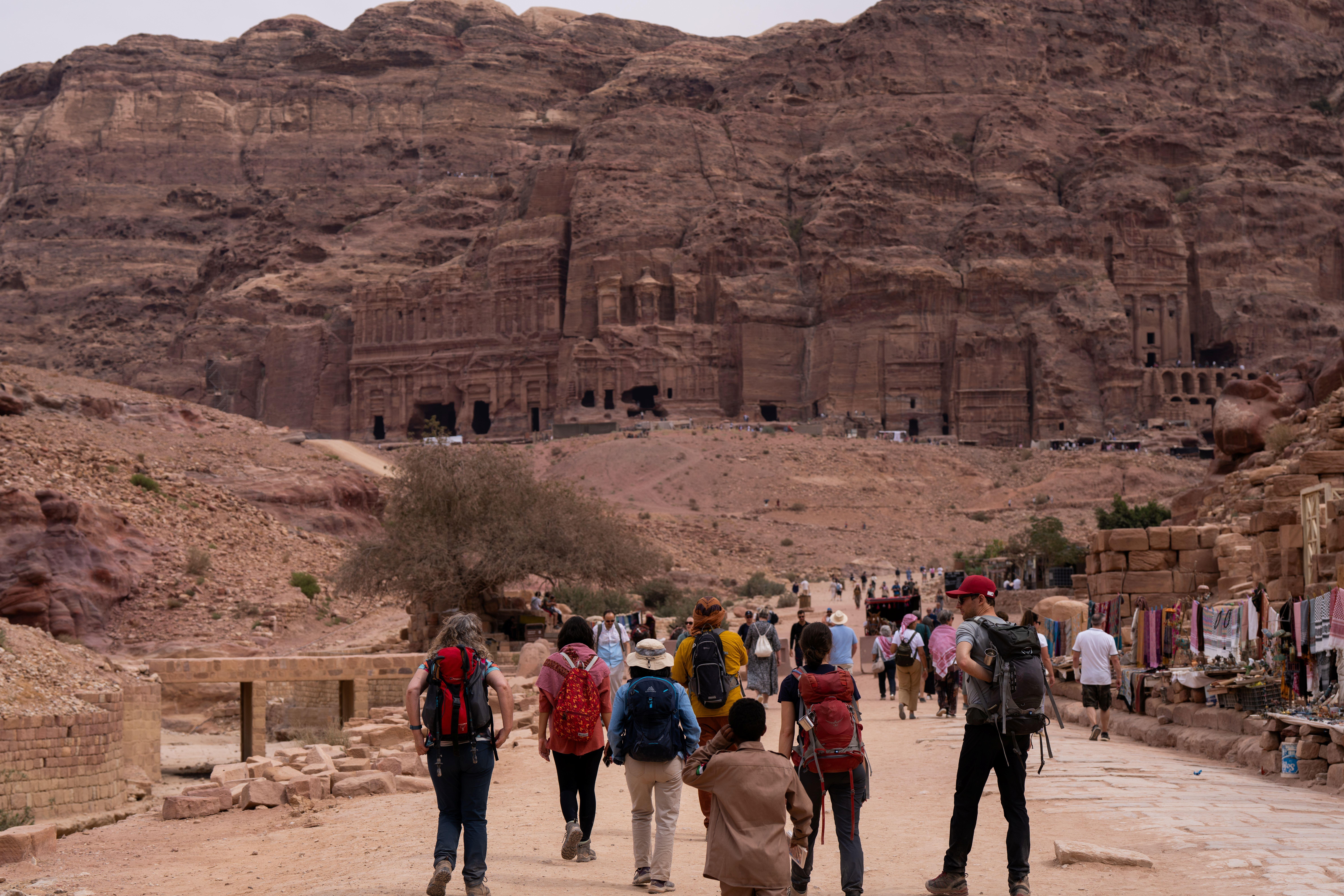 Petra Backdoor Hike from Amman with Lunch