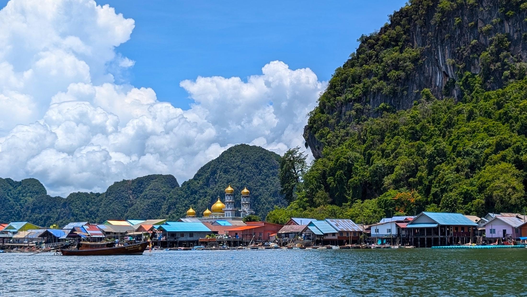 Phuket Private Full-Day Tour: James Bond Island, Ko Panyi & Samet Nangshe