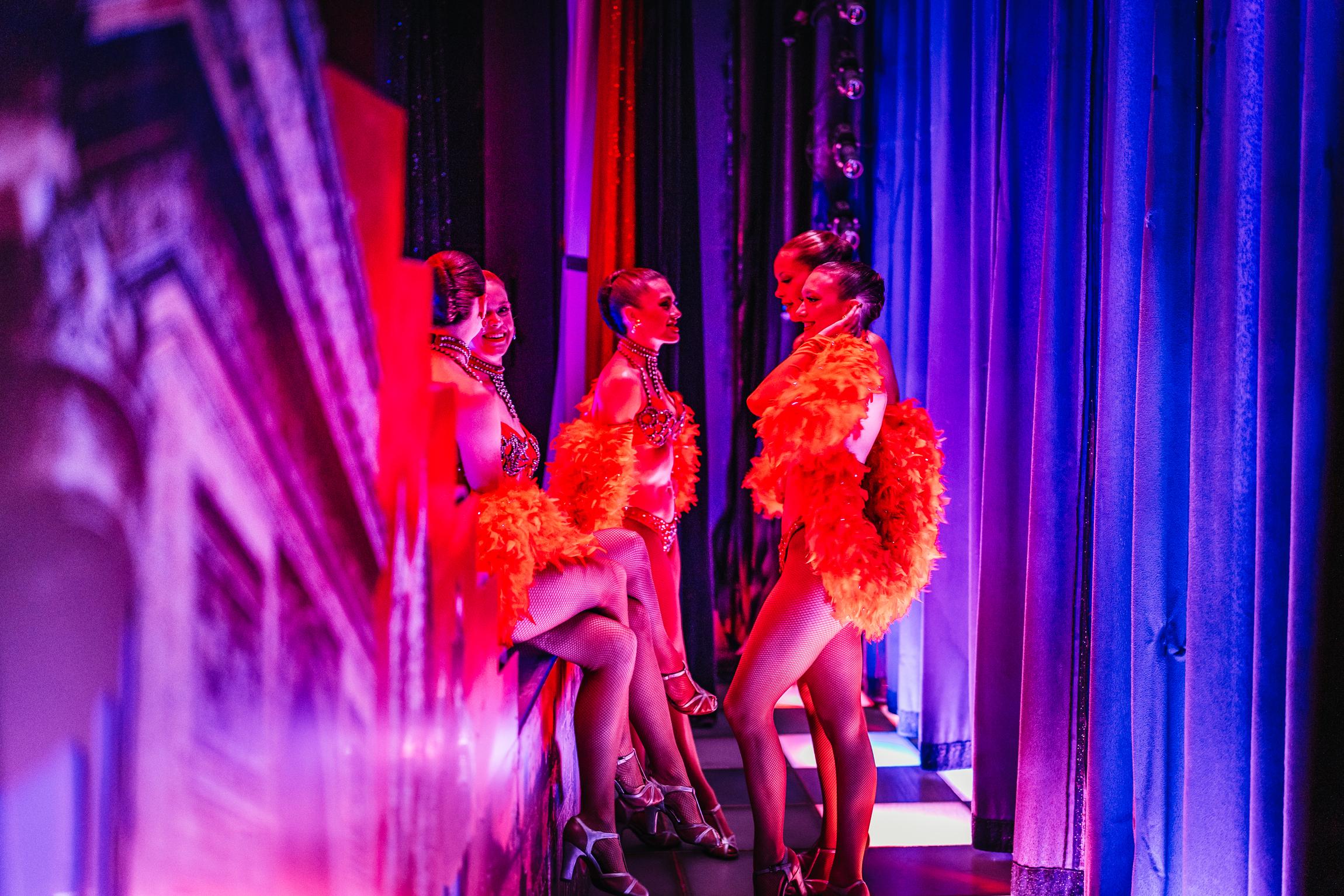 La Nouvelle Eve Cabaret Show with Champagne