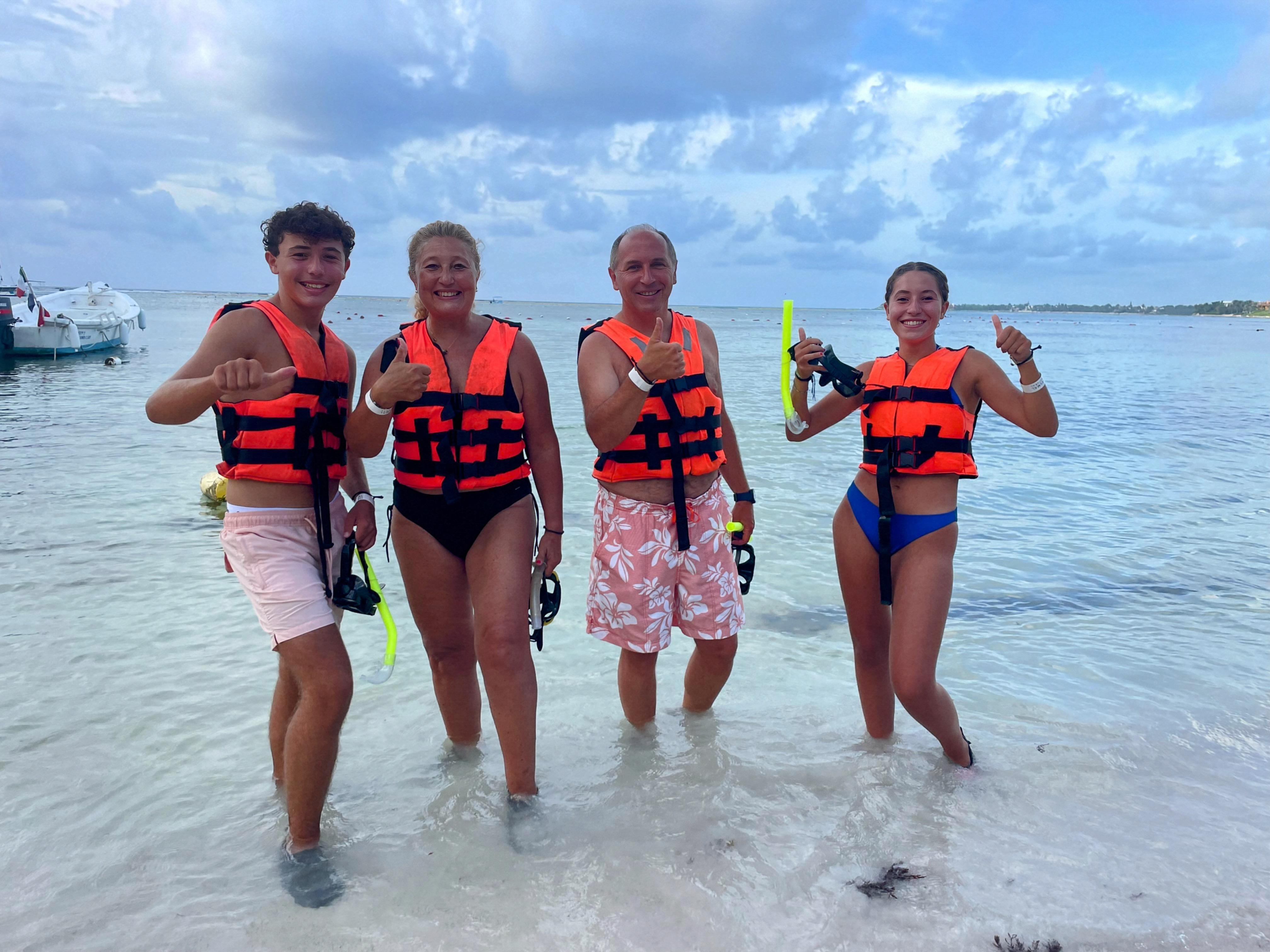 Akumal Private Day Tour: Sea Turtles, Cenote, Reef & Lunch