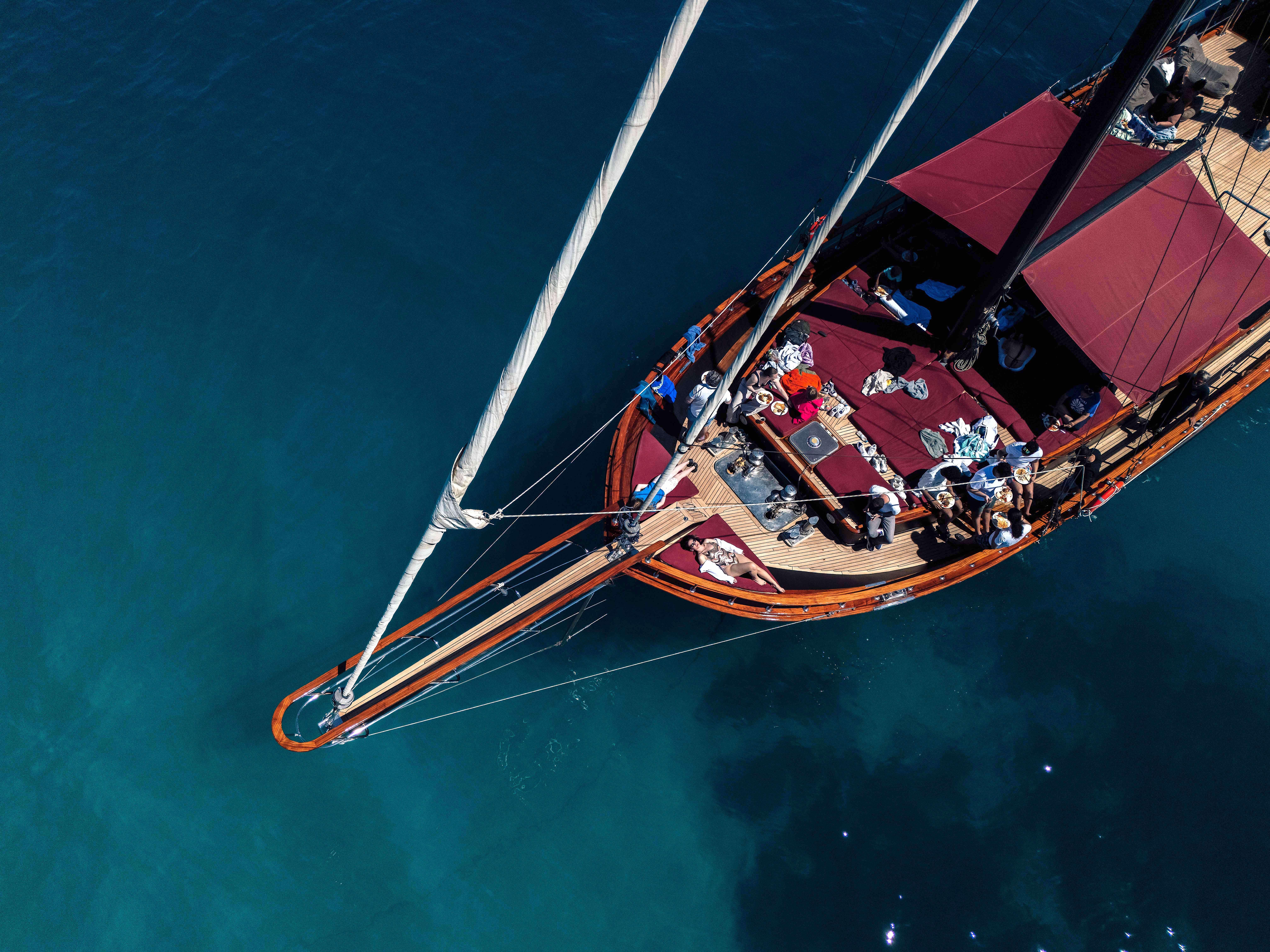 Athens Island-Hopping Cruise: Agistri, Metopi & Aegina with Lunch & Drinks