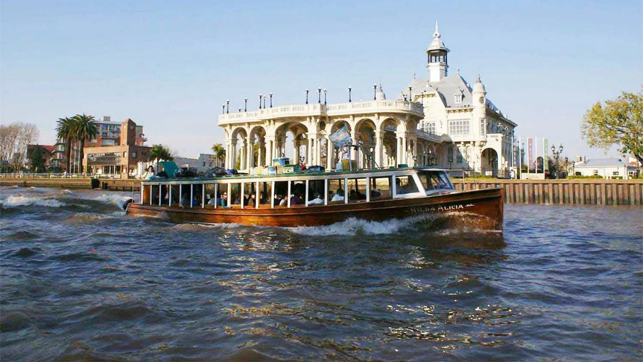 Tigre Delta Boat Tour with Mendoza Wine Experience