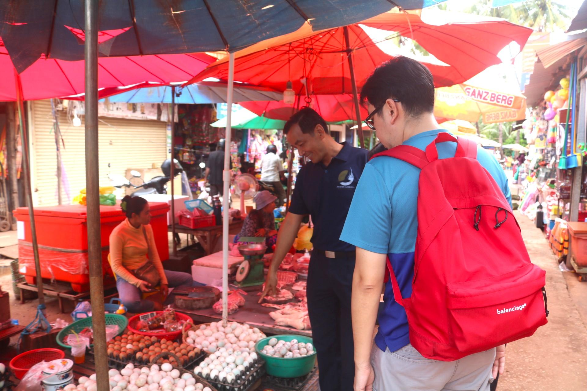 Angkor Wat Sunrise & Tonle Sap 2.5-Day Small Group Expedition