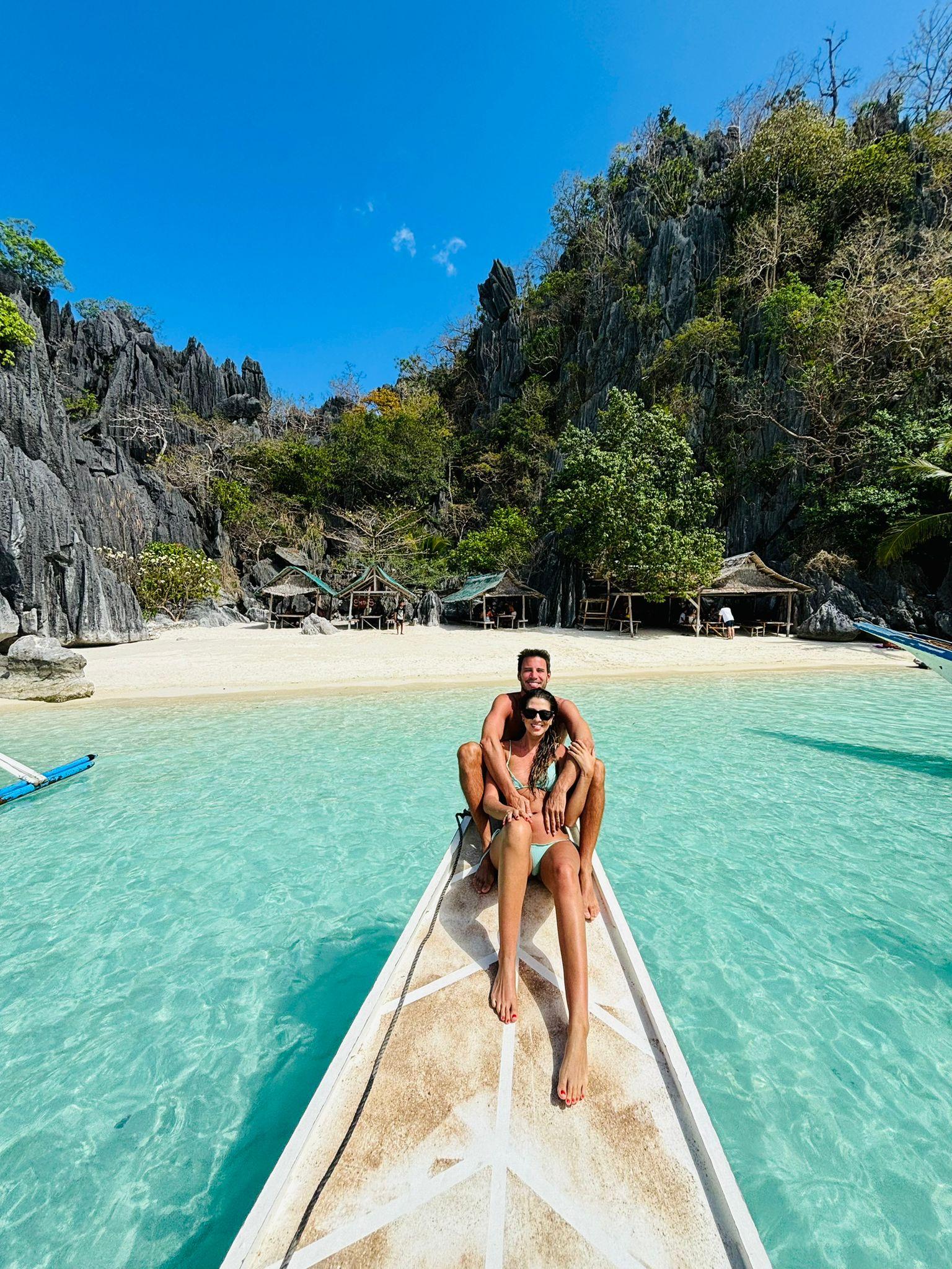 Coron Private Boat Charter with Guide & Island Beach Lunch
