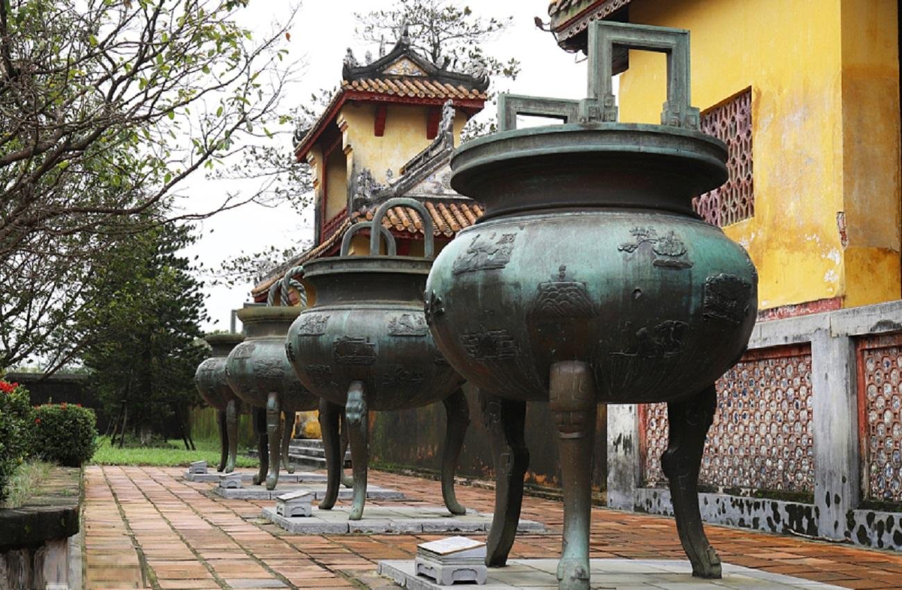 Customizable Hue Imperial City & Royal Tombs Private Tour