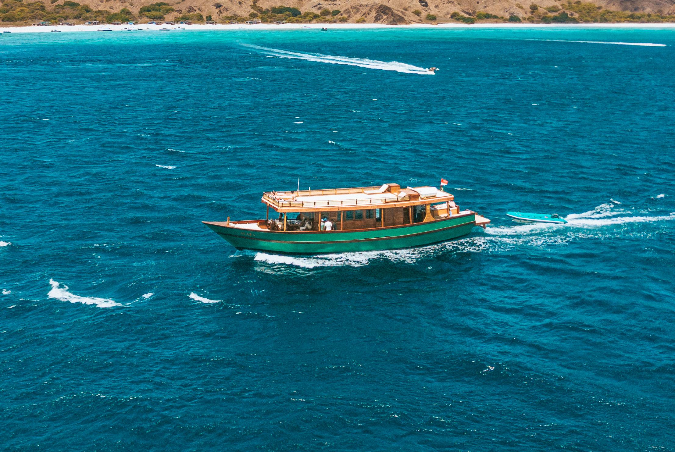 Komodo National Park Full-Day Boat Adventure with Sunset