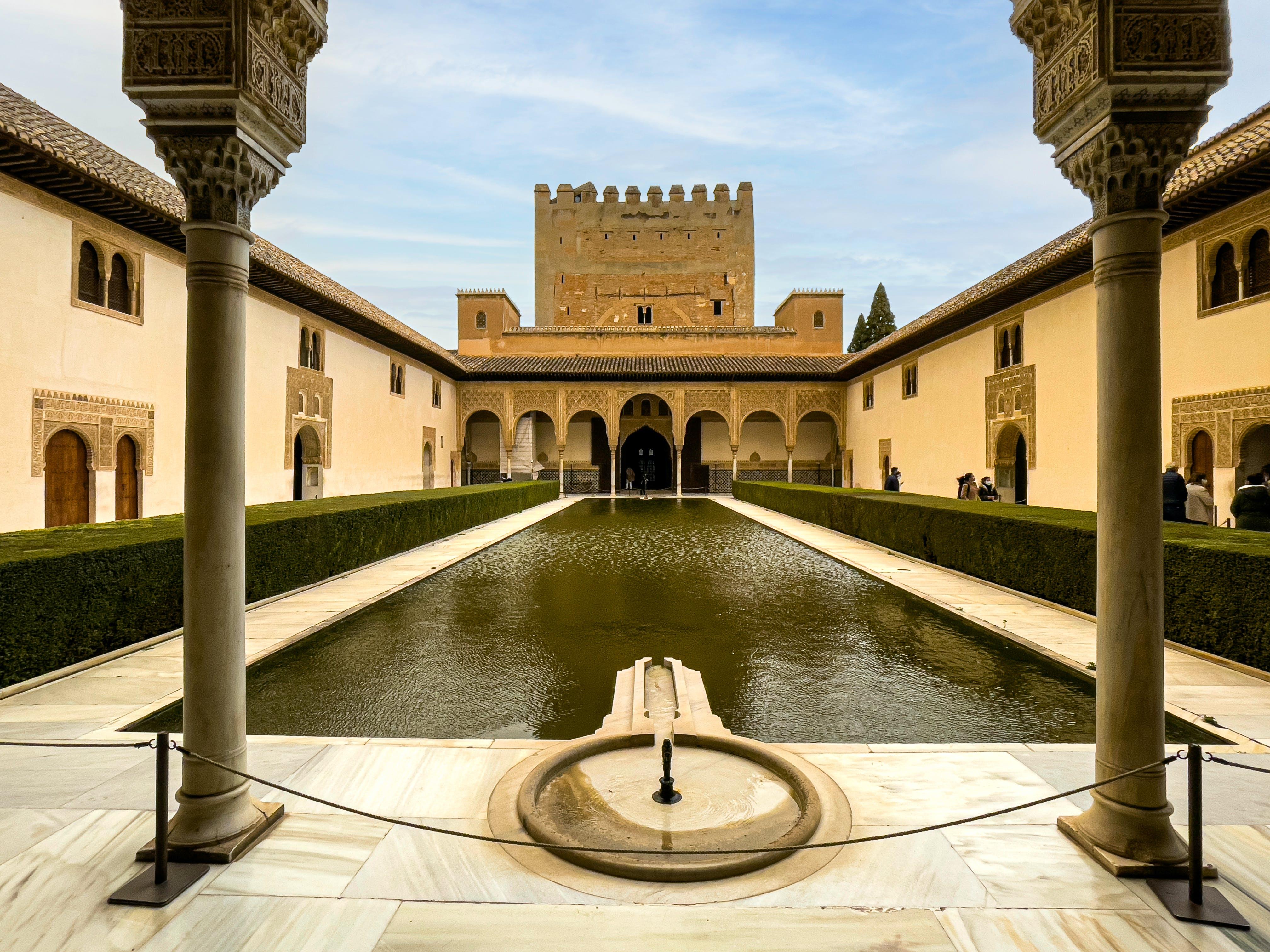 Alhambra Premium Day Trip with Guaranteed Cruise Transfer from Málaga