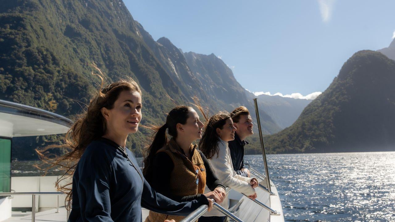 From Queenstown: Milford Sound Day Trip on Premium Coach