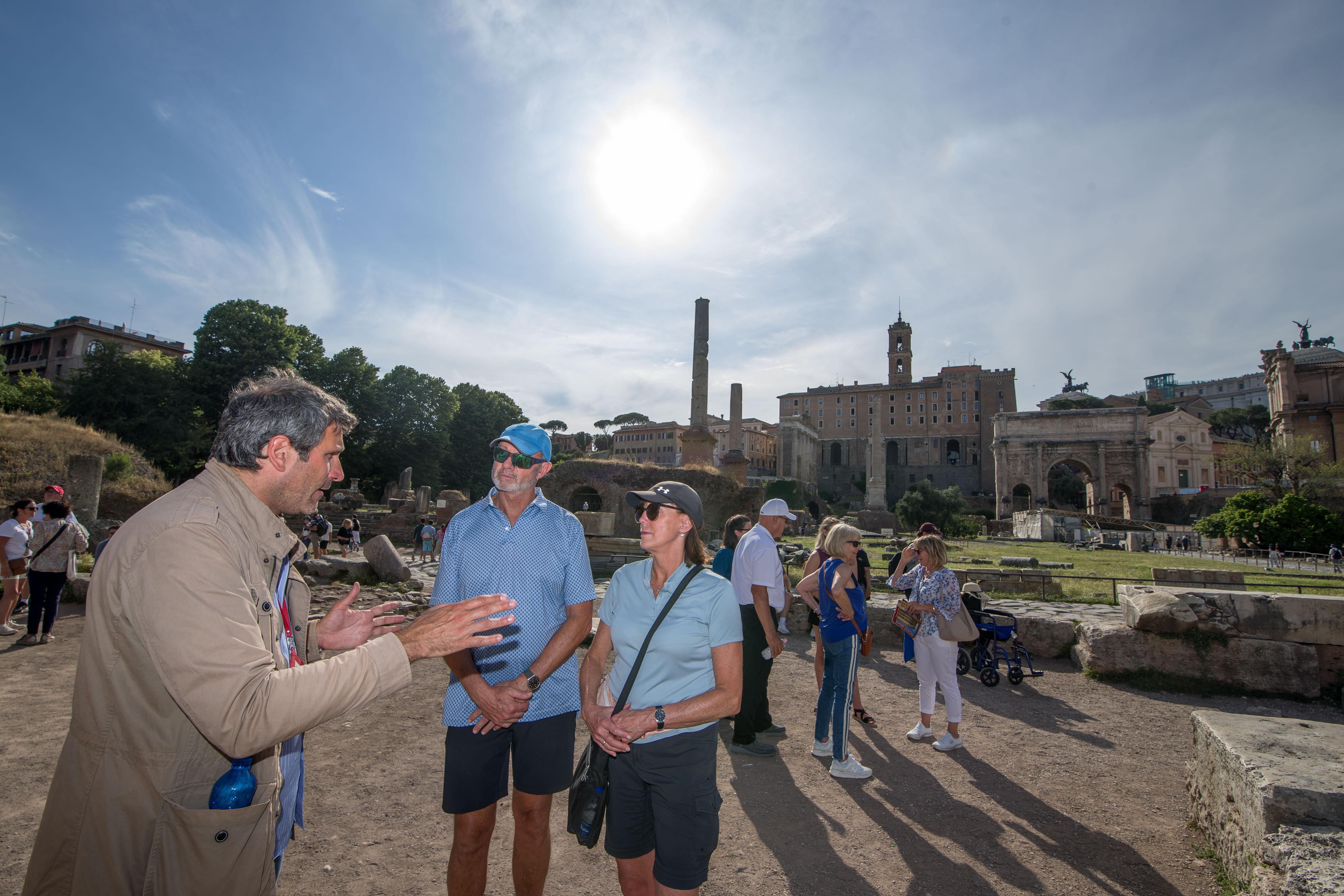 Private Archaeological Colosseum & Forum Tour
