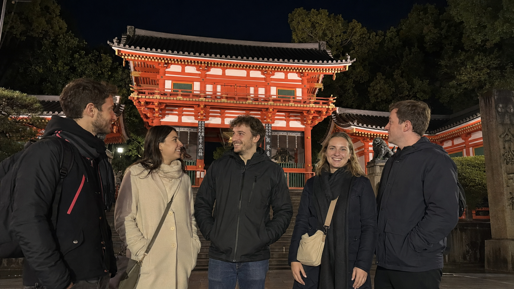 Tour privado a pie por Kioto al atardecer: Gion, Pontocho y el santuario Yasaka
