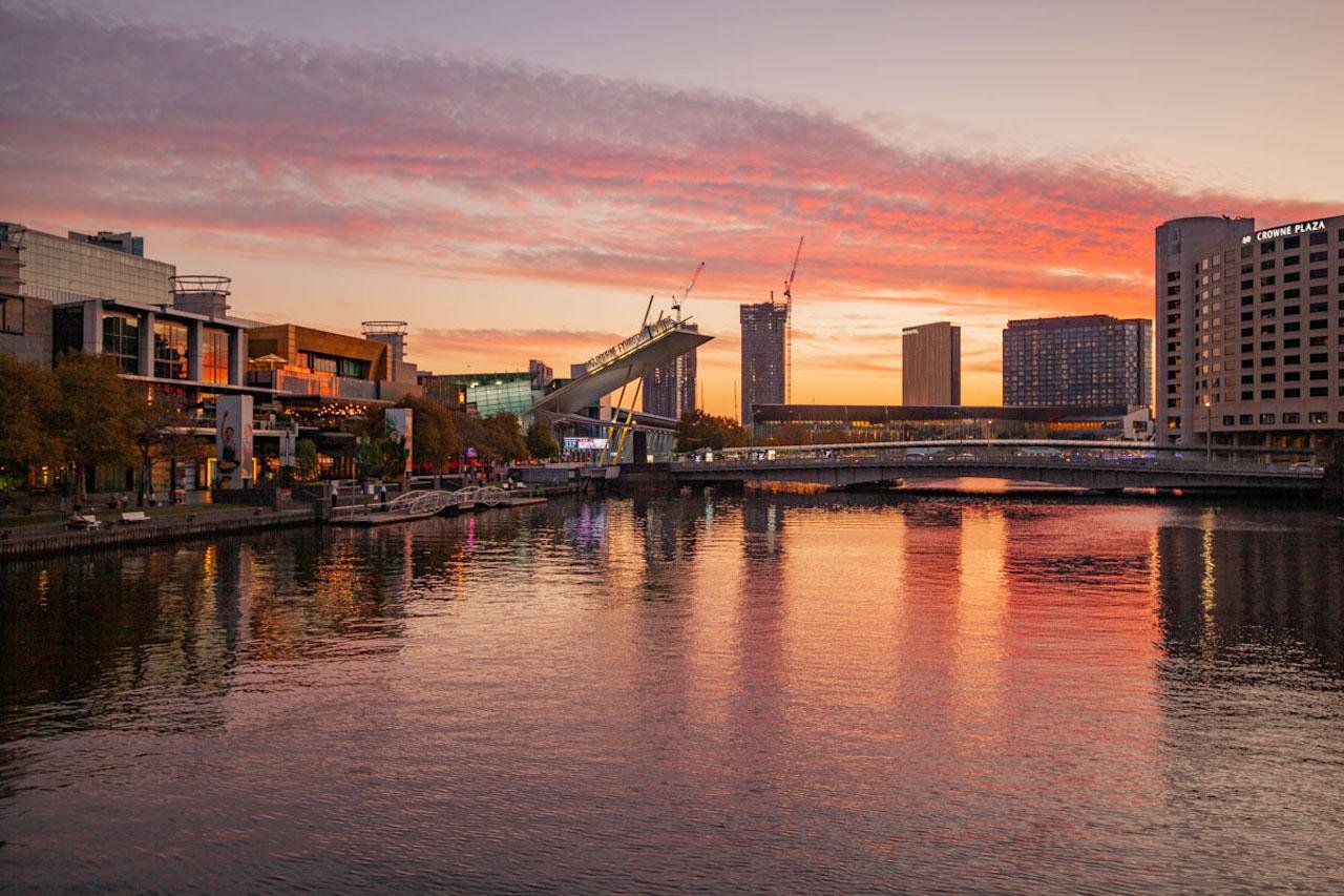 Melbourne: Luxury Sunset Cruise on Yarra River