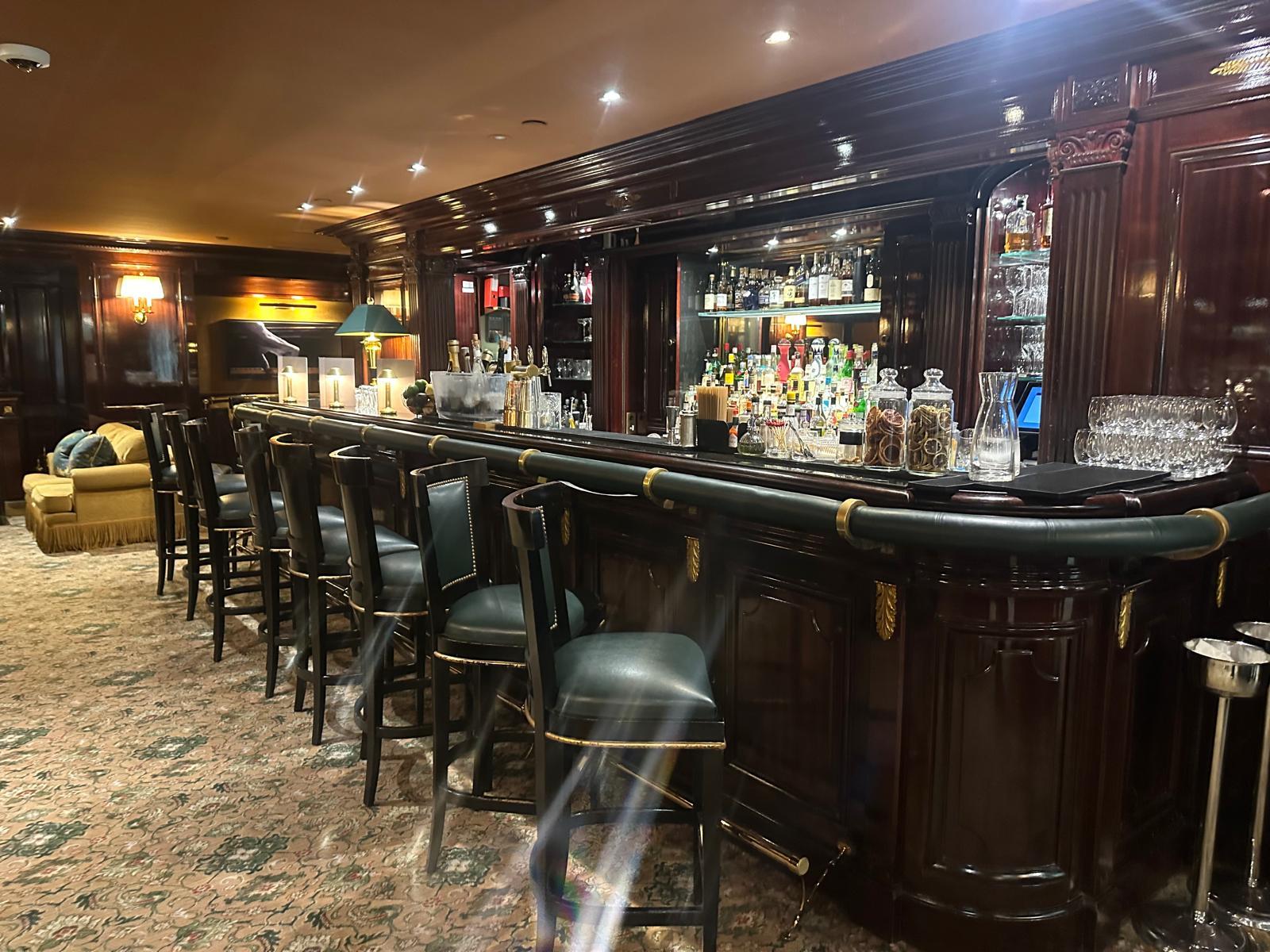 Parisian Evening: Perfume Crafting, Palais Garnier & Gourmet Dining