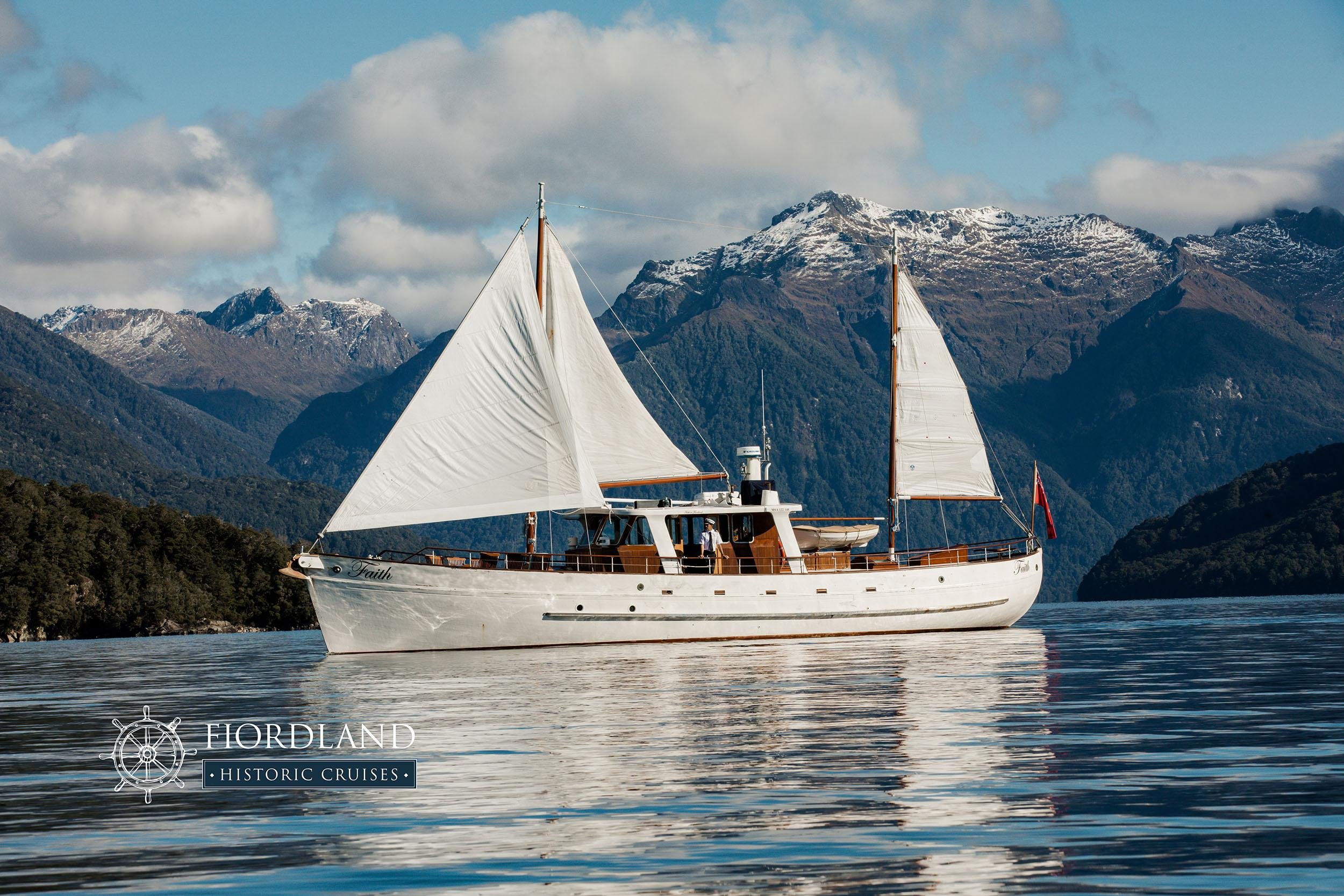 Lake Te Anau Cruise & Hidden Lakes Guided Walk