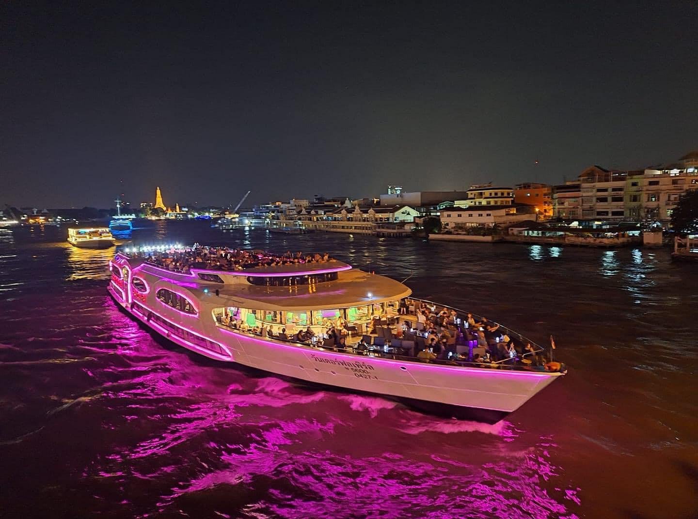 Wonderful Pearl Luxury Dinner Cruise on the Chao Phraya