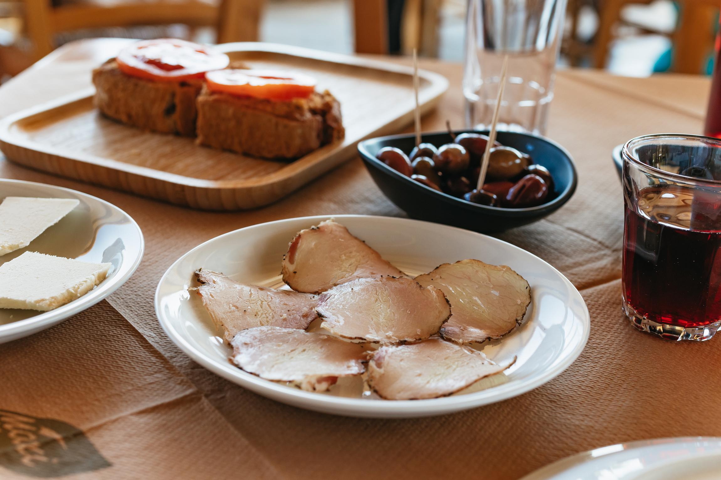 Mykonos Organic Vineyard Tour with Wine and Local Bites