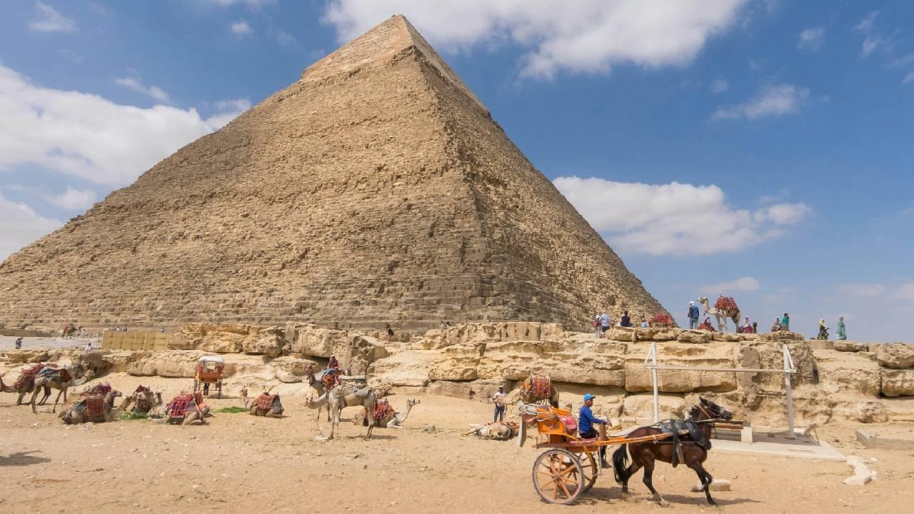 Cairo Shore Excursion: Giza Pyramids, Egyptian Museum & Khan el-Khalili from Sokhna Port