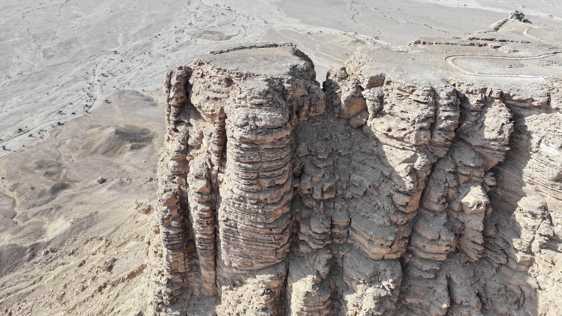 Edge of the World & Darb Al-Manjoor Desert Expedition
