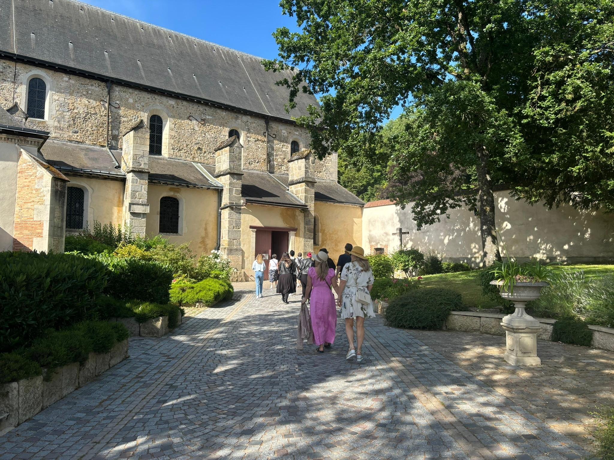 Mumm Champagne tour — Reims, 25 km chalk crayères, Verzenay grand cru Pinot Noir vineyards — image 9