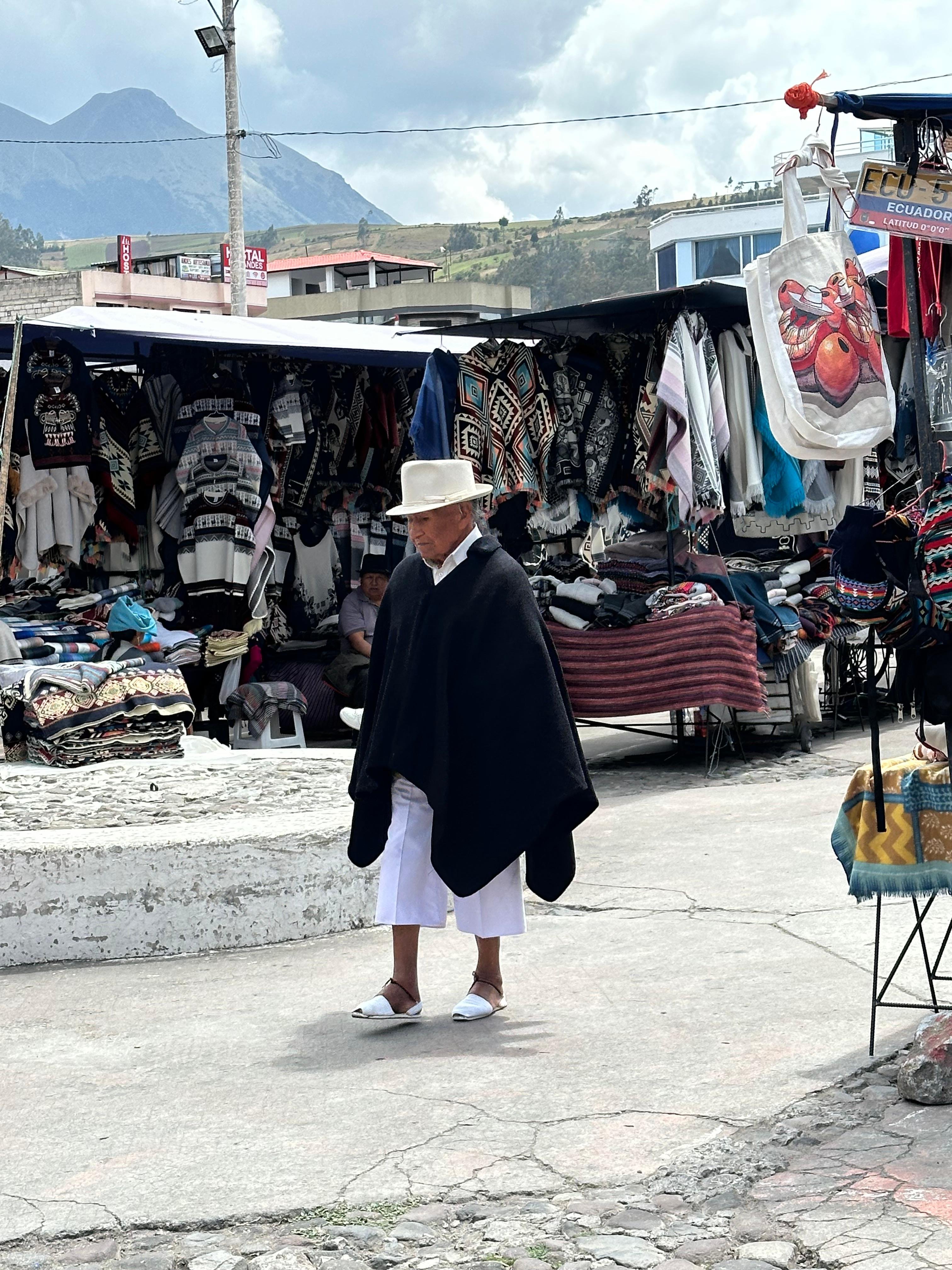 Quito to Otavalo Market & Cuicocha Crater Lake Day Tour