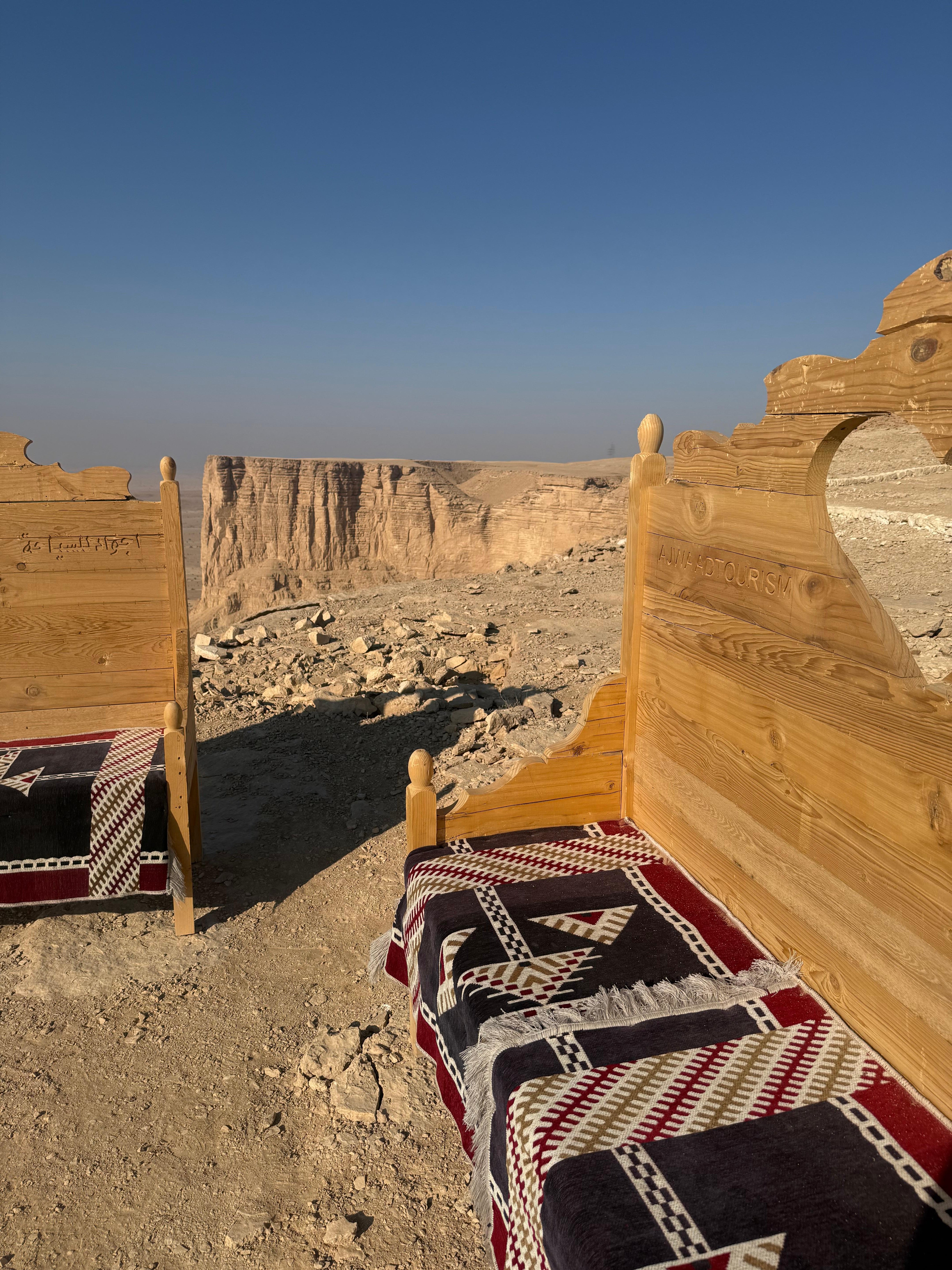 Riyadh VIP Private Tour: Edge of the World & Darb Al-Manjoor