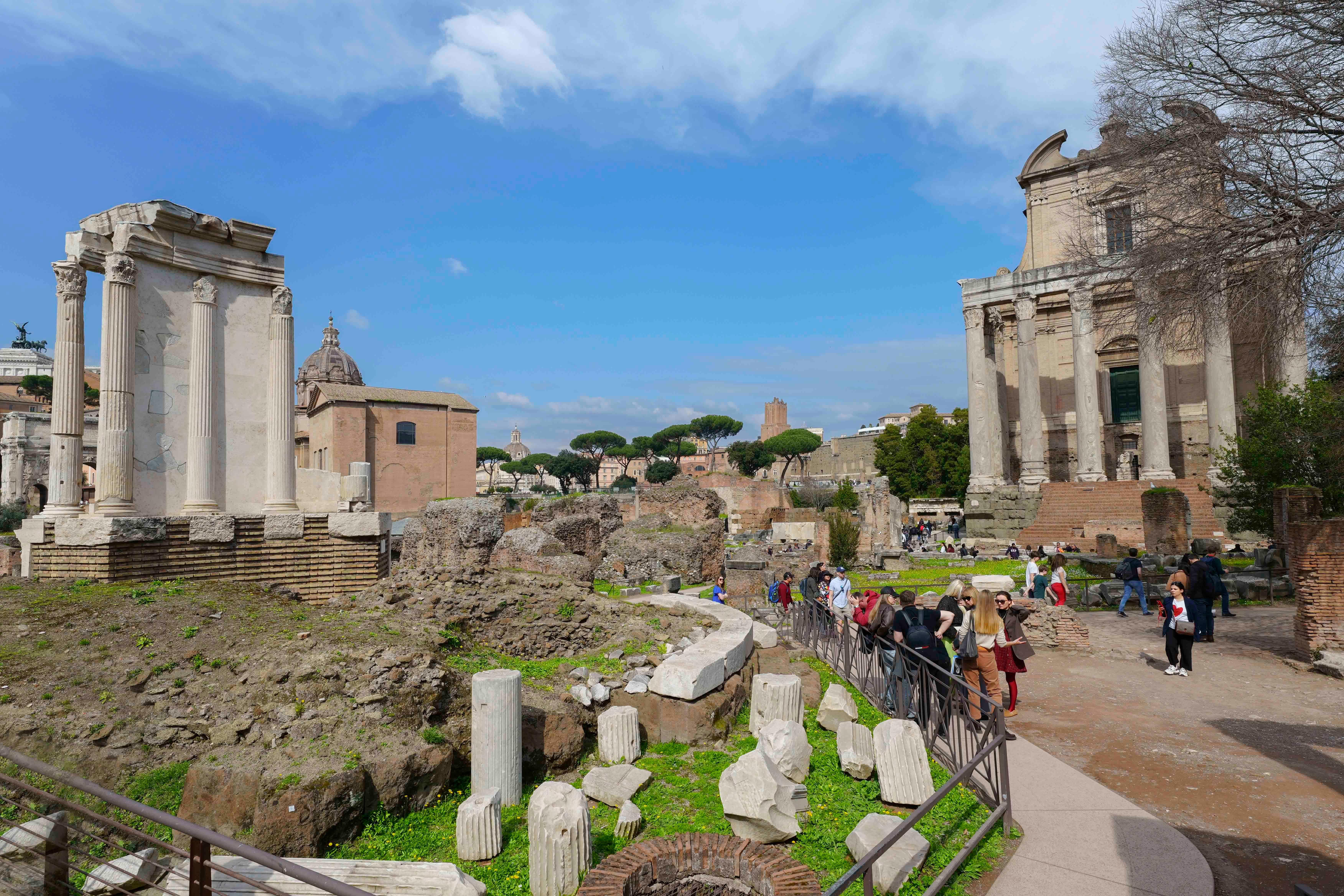 Rome Colosseum Arena, Roman Forum & Palatine Hill VIP Tour
