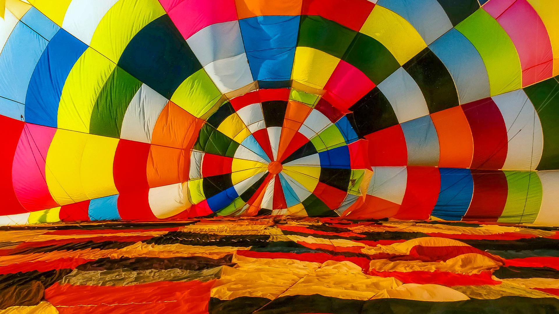 Teotihuacan Sunrise Hot Air Balloon Flight & Cultural Tour