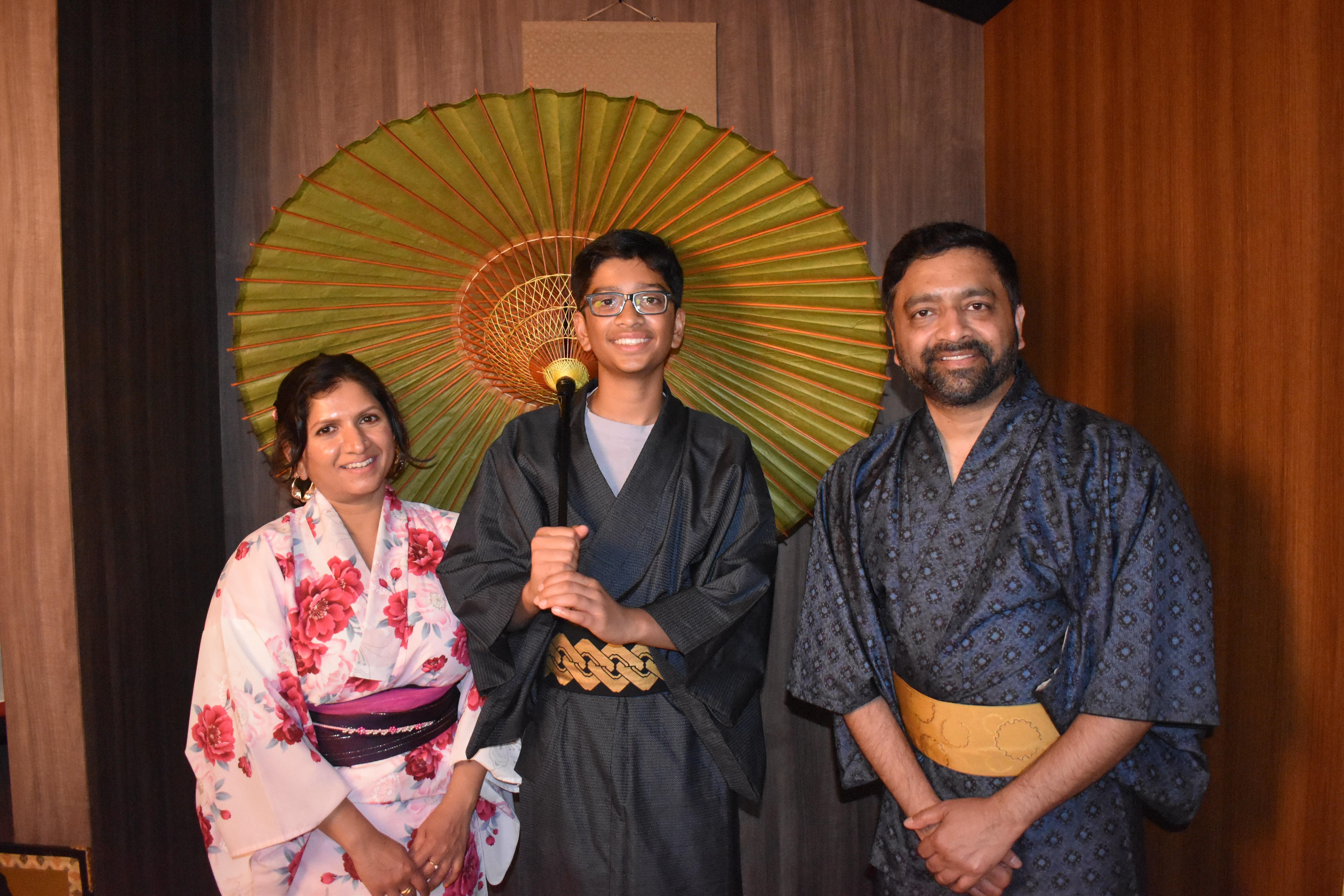 Privat upplevelse i Machiya i Kyoto: Tebjudning, kalligrafi & kimono
