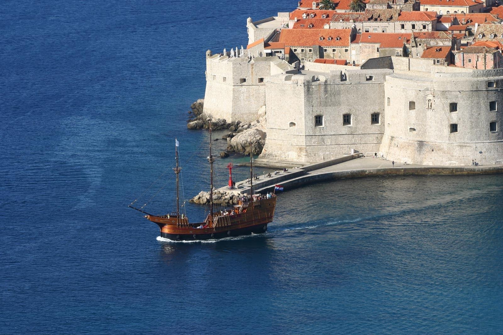 From Split: Private Dubrovnik Day Trip with Ston Stop