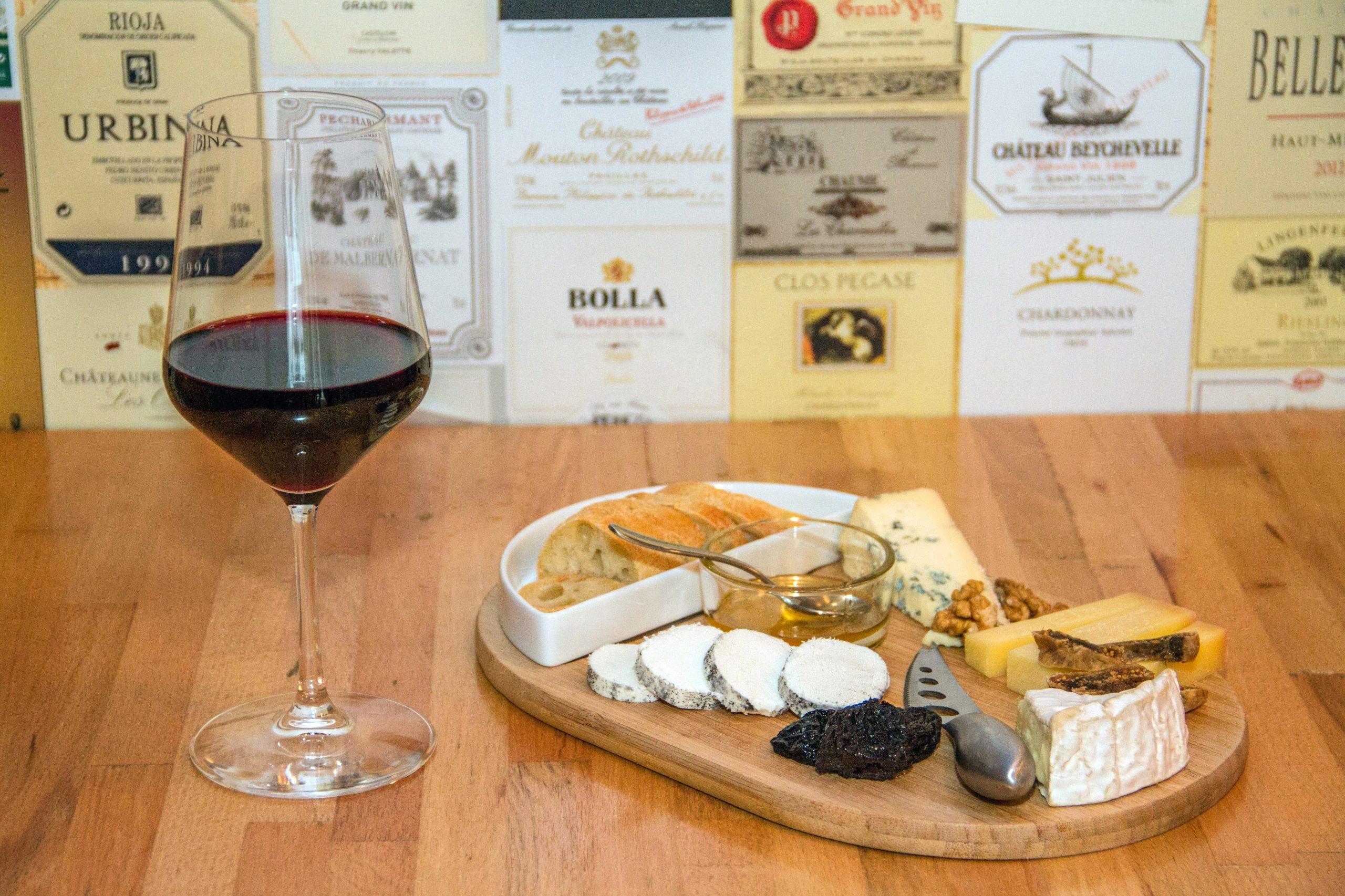 Bucharest: Private Romanian Wine Tasting Journey