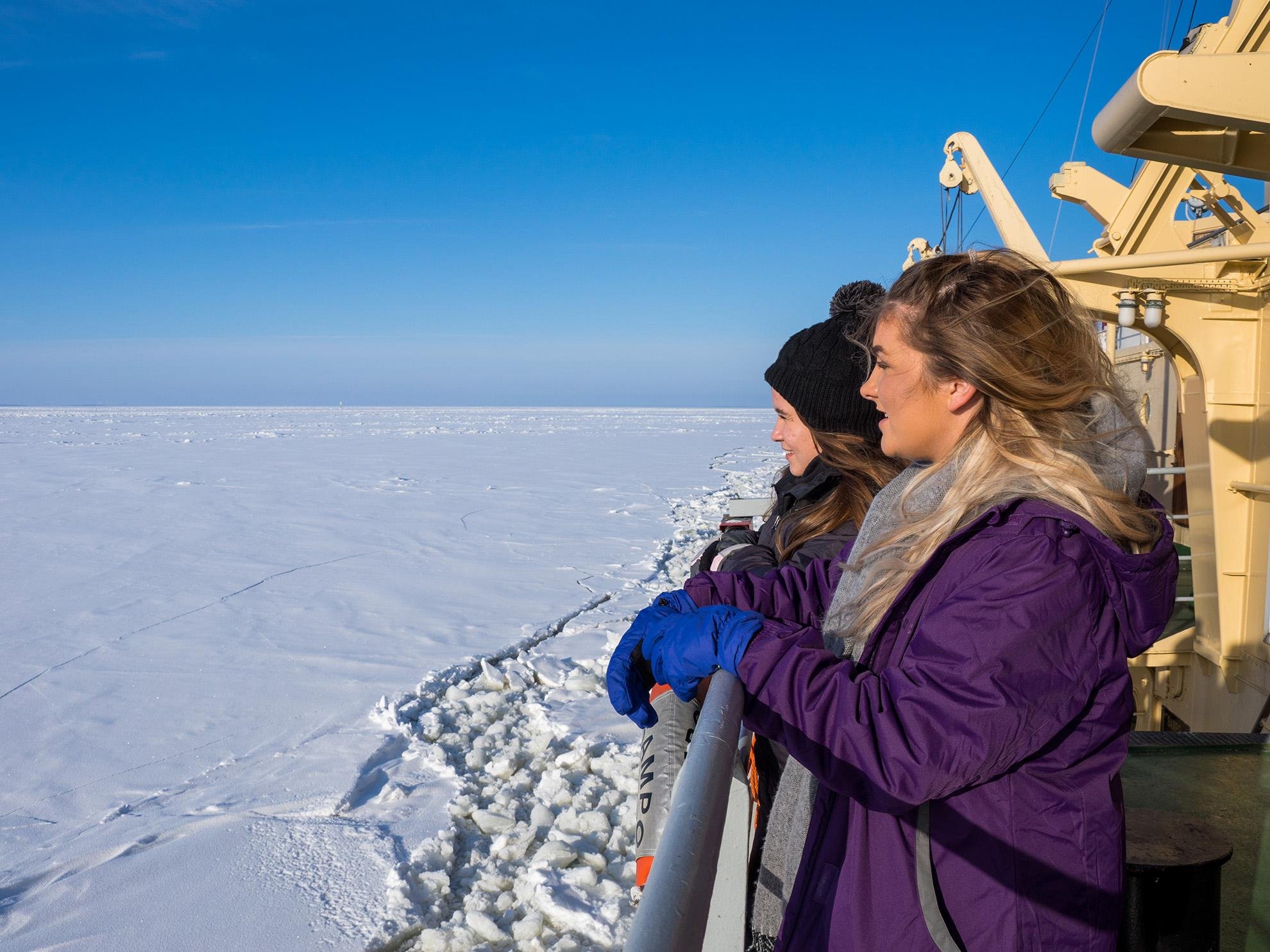 Icebreaker Sampo Arctic Cruise with Ice Floating from Rovaniemi