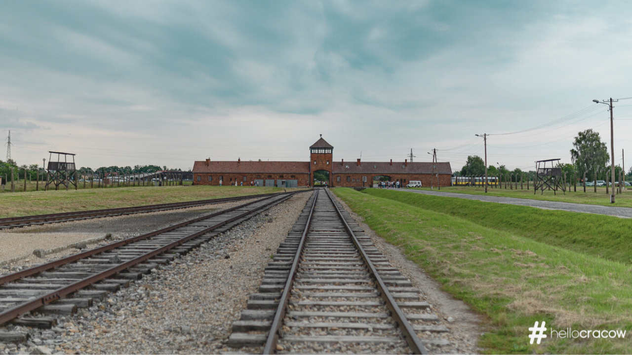 Auschwitz-Birkenau Guided Memorial Tour from Krakow