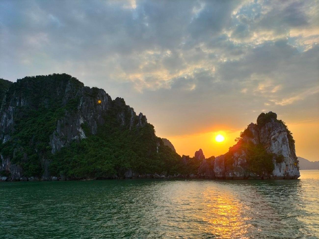 3-Day Ninh Binh, Ha Long & Lan Ha Bay 5-Star Cruise from Hanoi