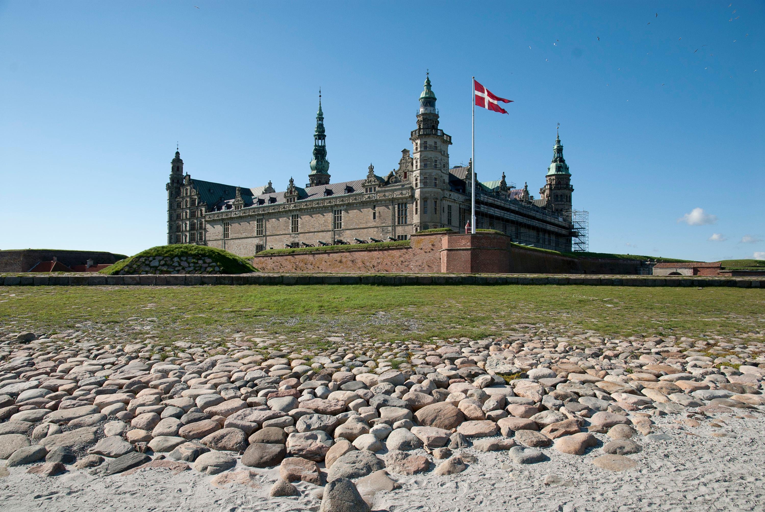 Danish History & Castles: Kronborg, Frederiksborg & Roskilde Tour