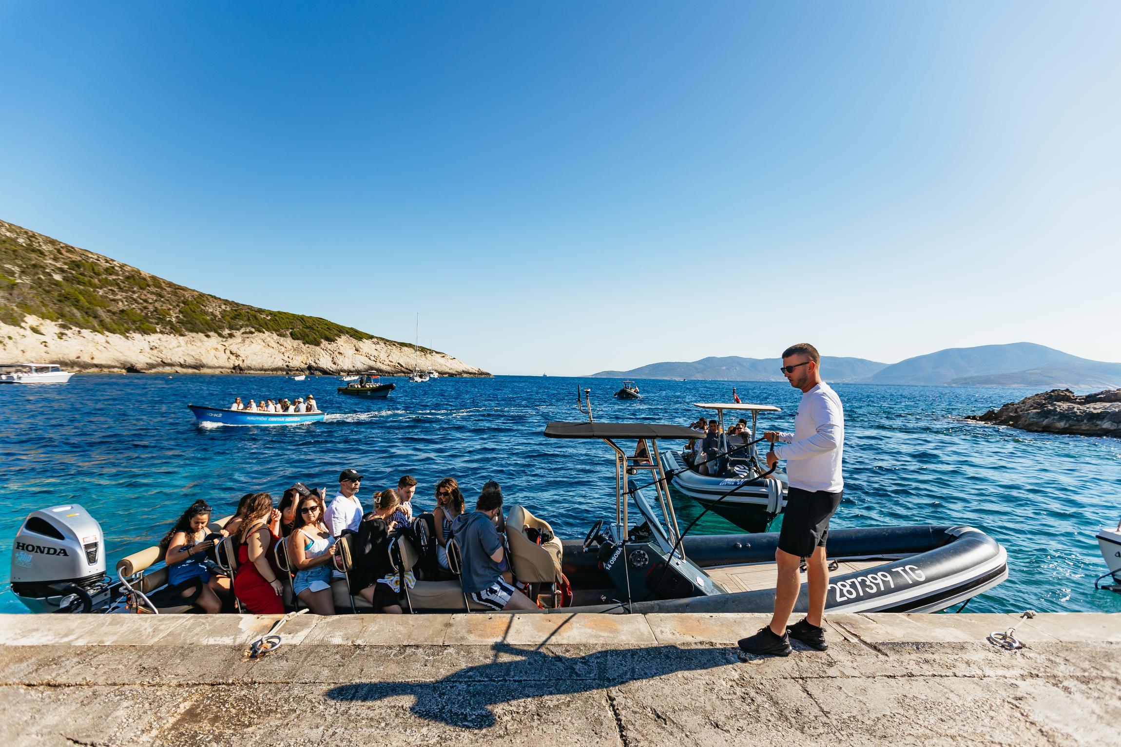 5-Island Speedboat Adventure: Blue Cave & Hvar from Split/Trogir