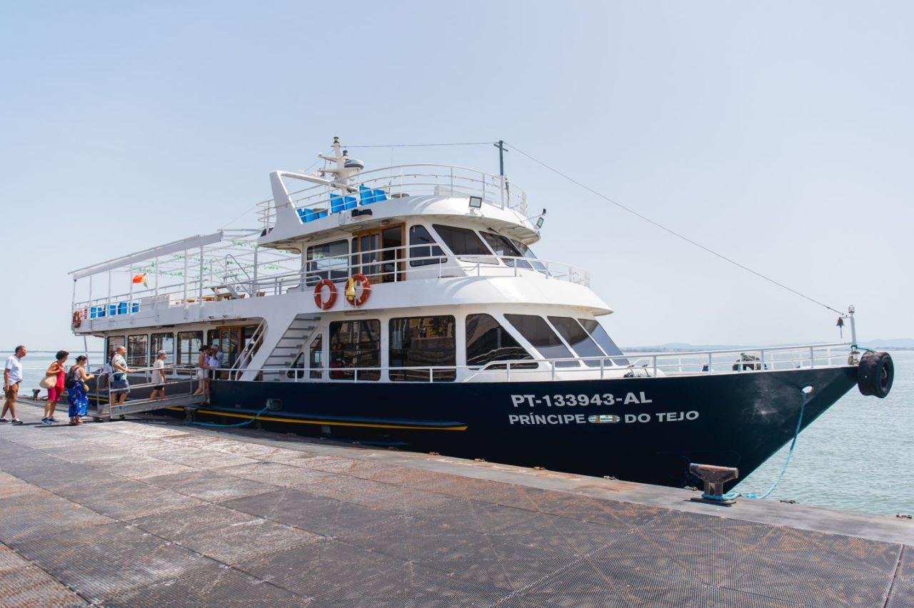 Lisbon Oceanarium Entry & Tagus River Cruise