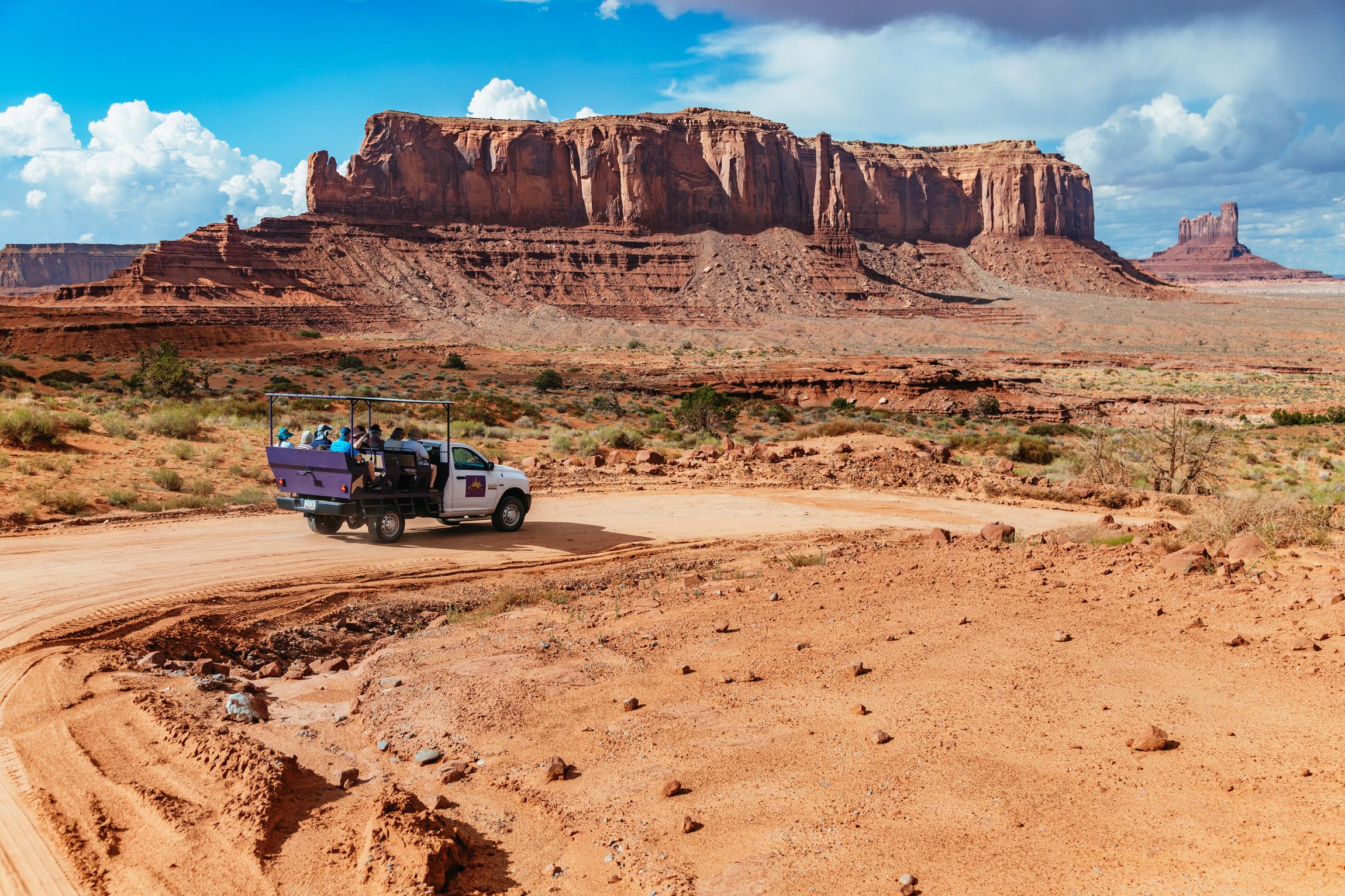 Navajo-Led Monument Valley Sunset Expedition