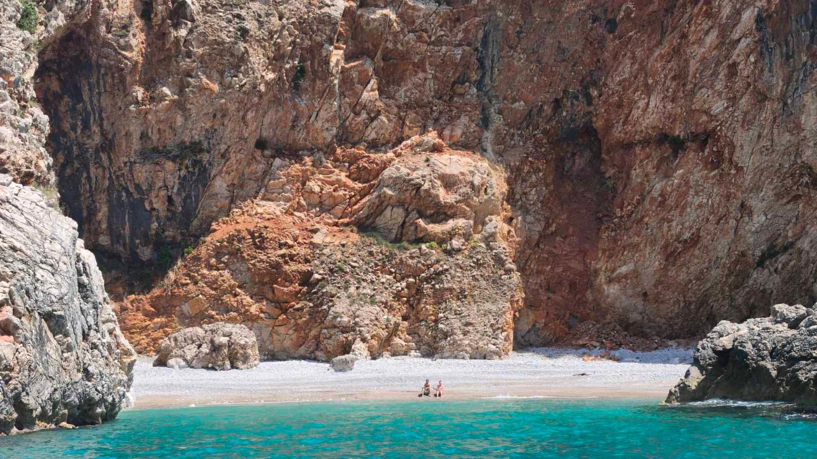 Bar: Scenic Coastline Boat Excursion with Local Wine & Meze