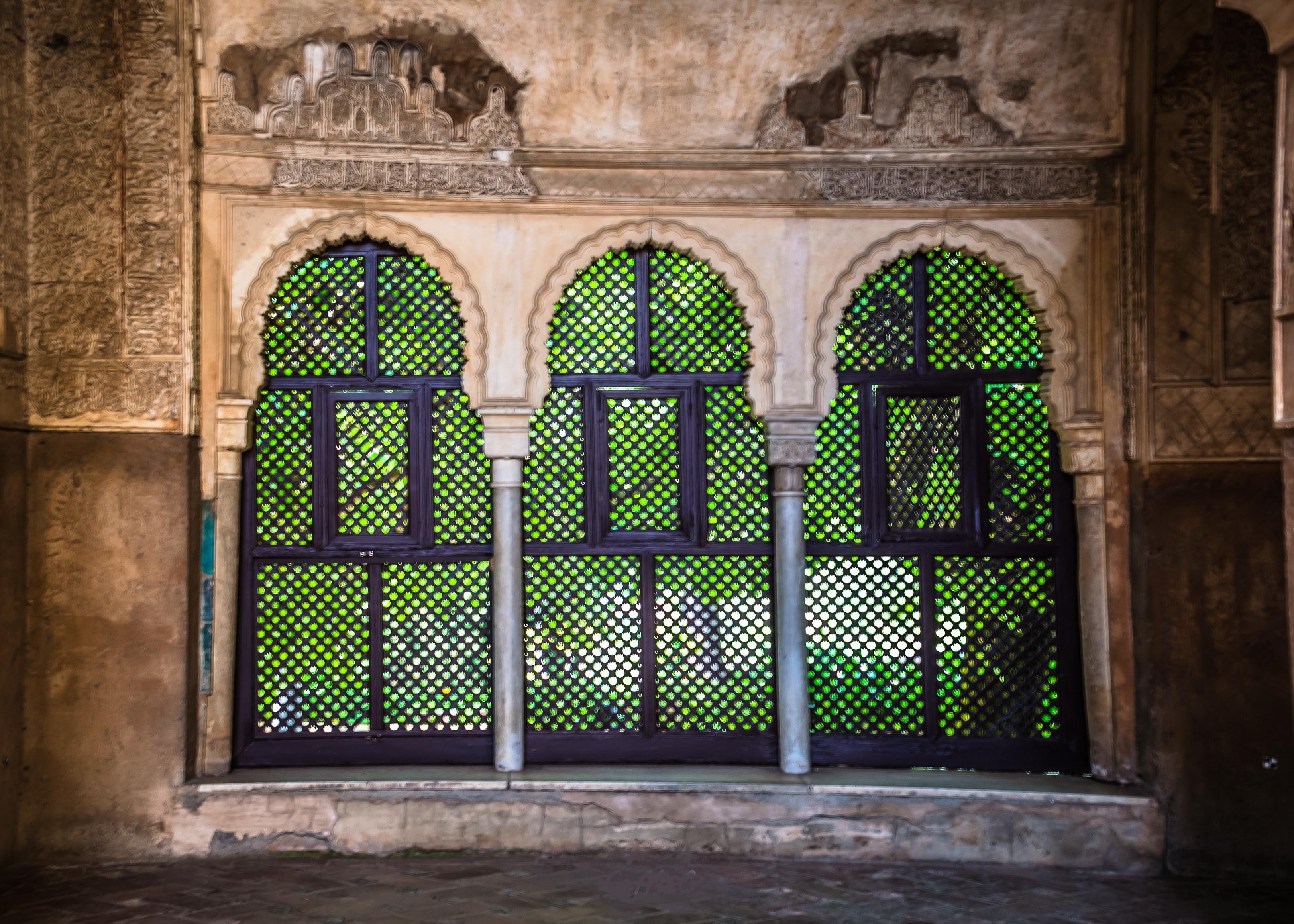 Generalife sunset tour — water channels, cypress arches, Albaicín hill at golden hour — image 2
